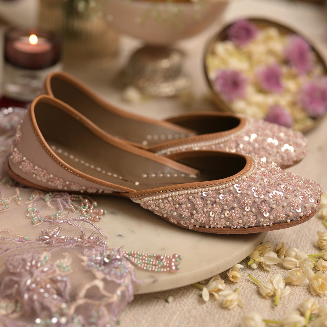 Sanaa Handcrafted Leather Juttis - The Heels India