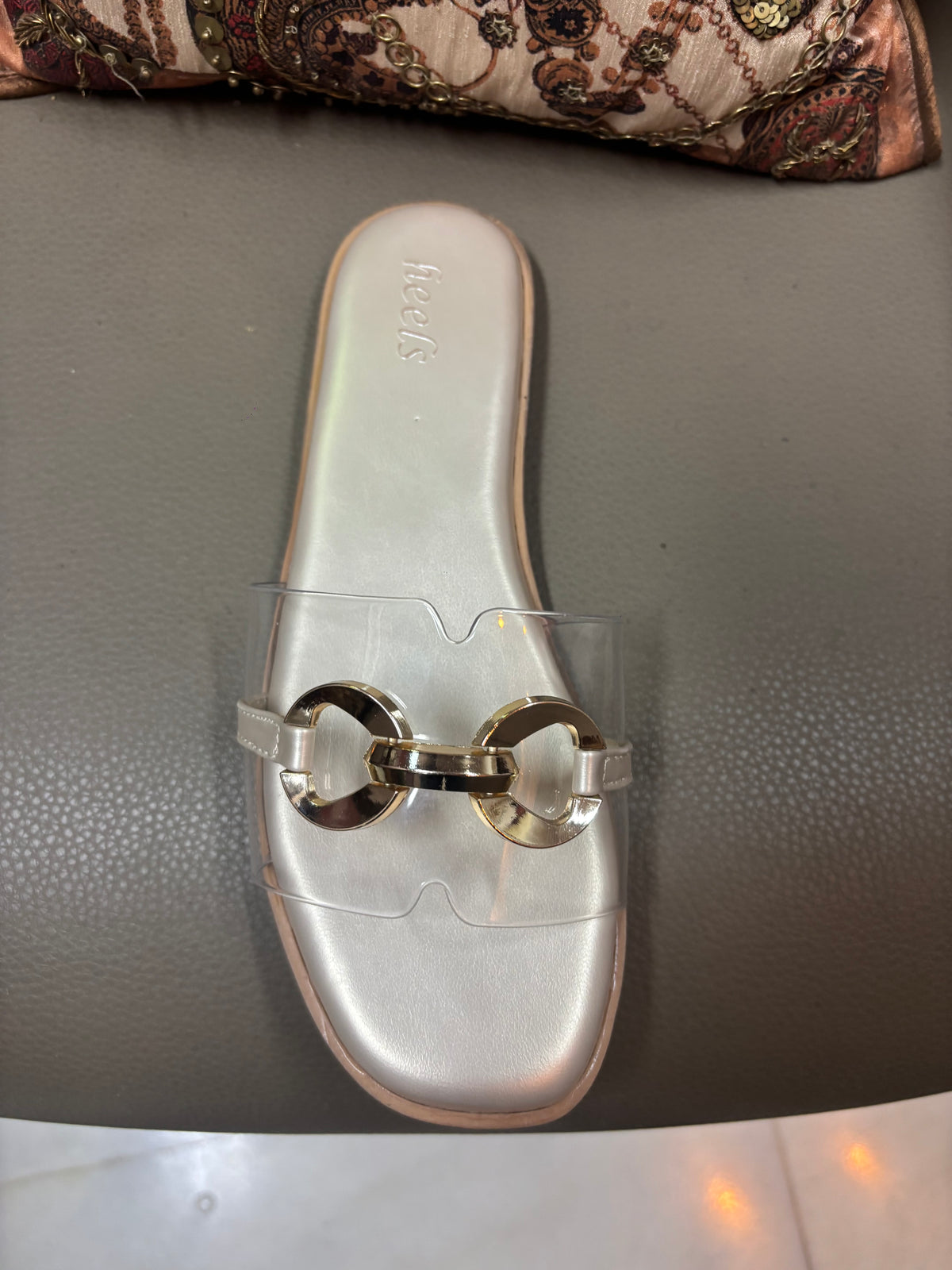 Kia Cushioned Transparent Sliders