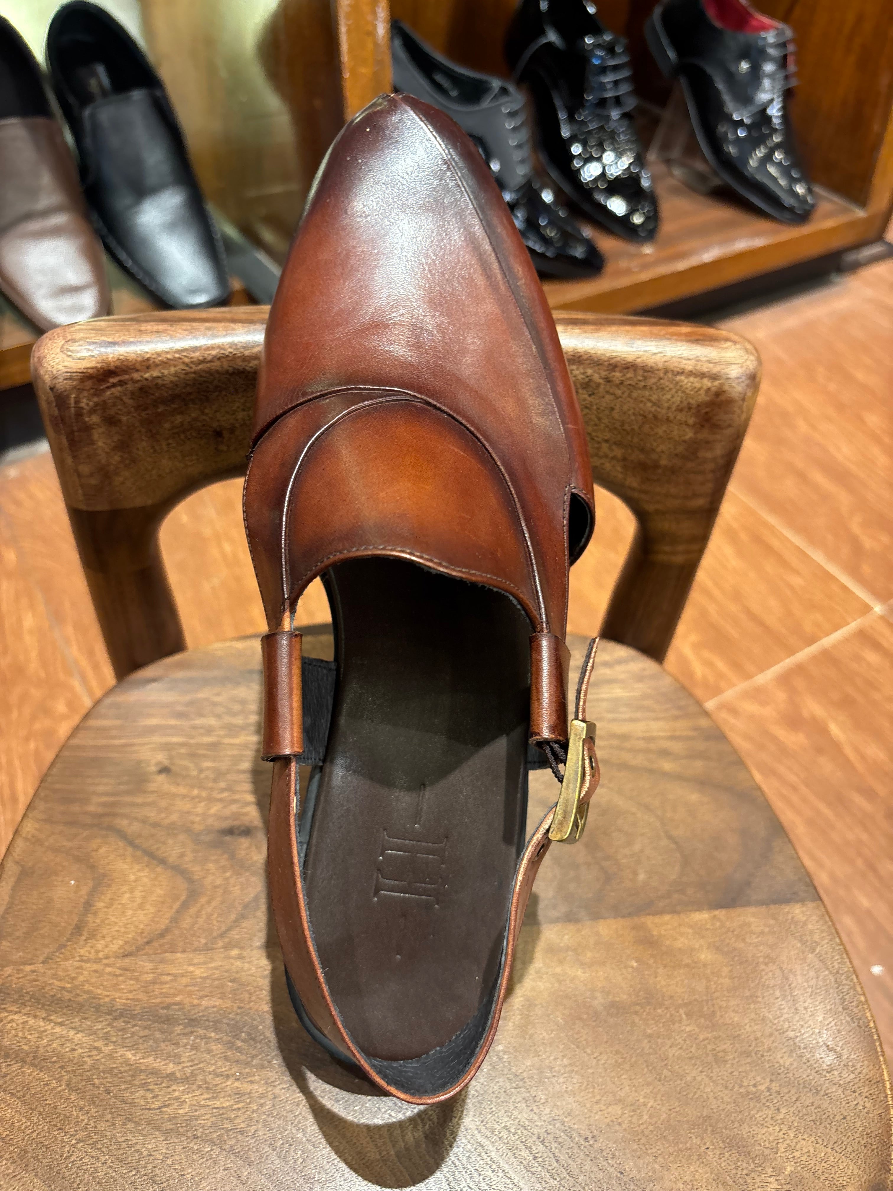 Demarzio Leather Ethnic Peshawari Sandals
