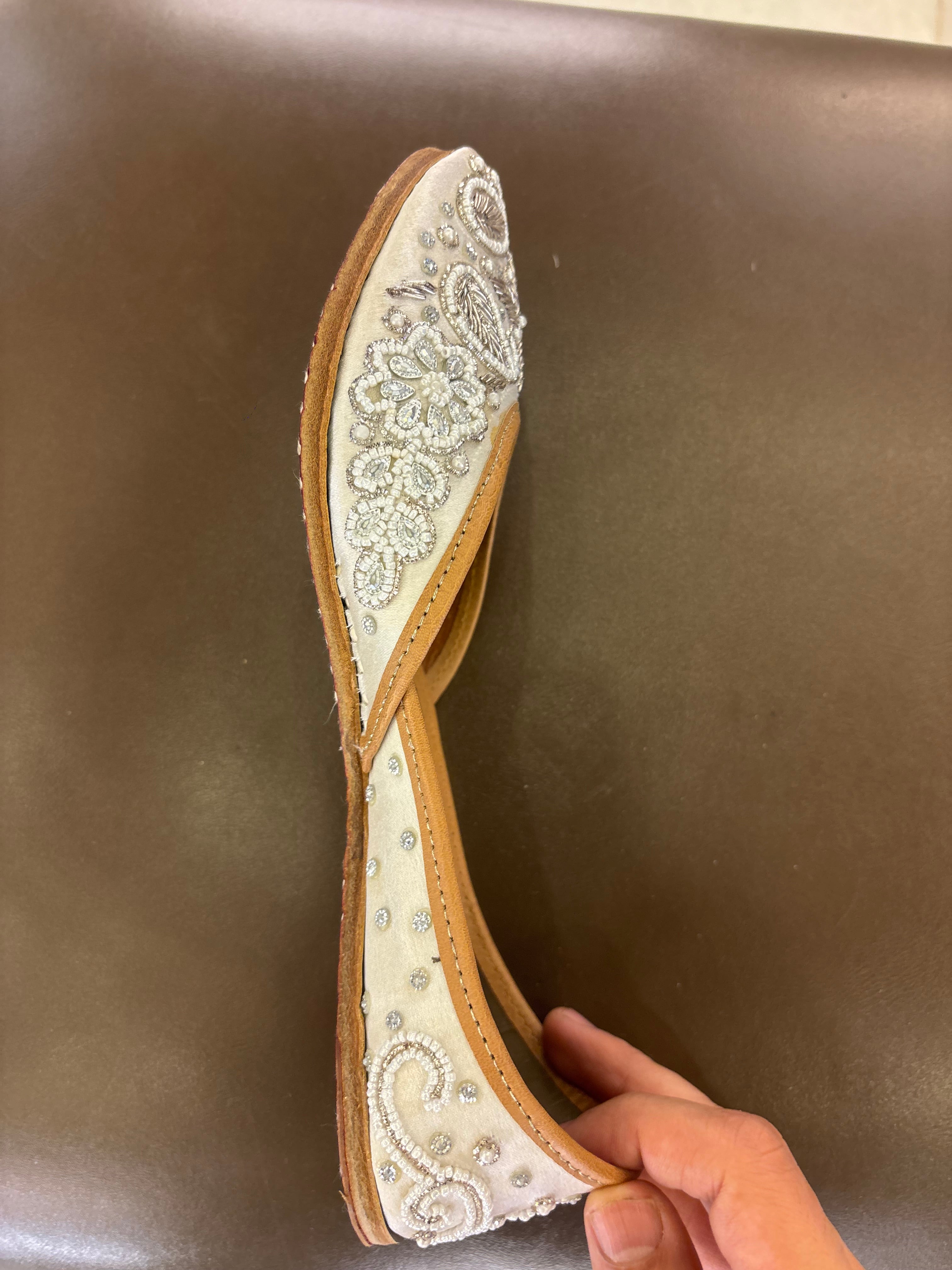 Chamak Handcrafted Leather Juttis