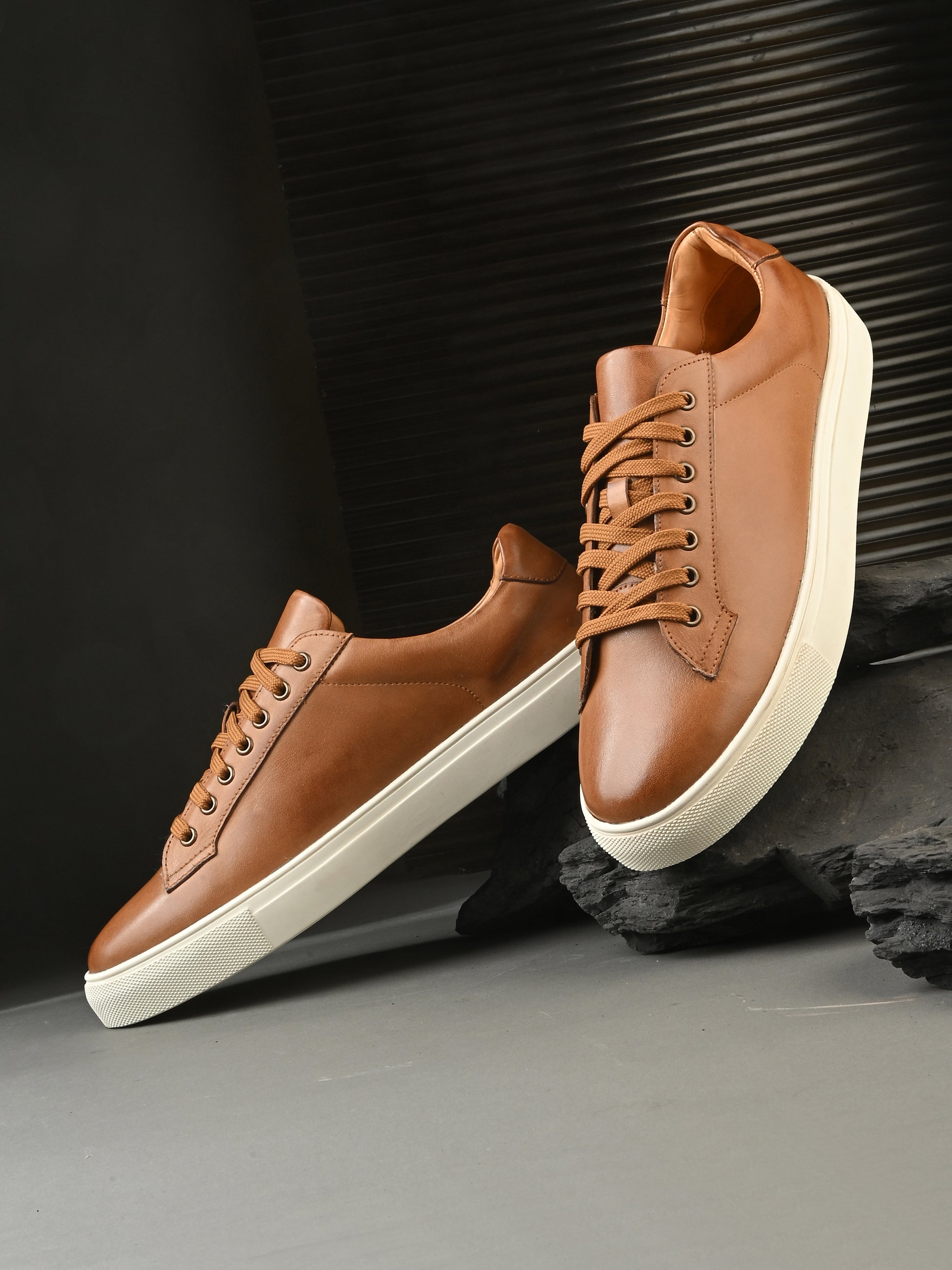 Valerio Leather Lace up Sneakers