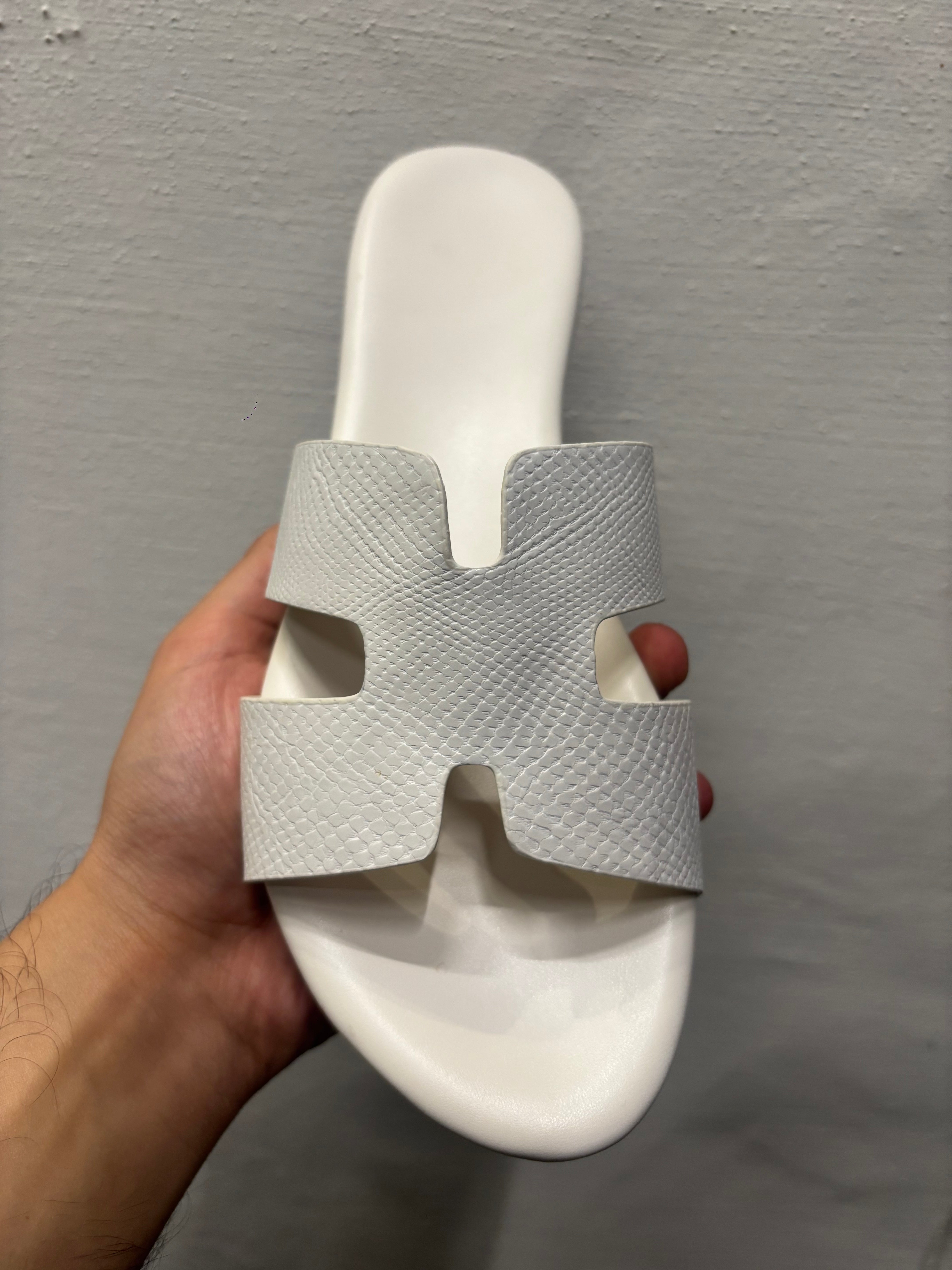 Abigail Cushioned Sliders