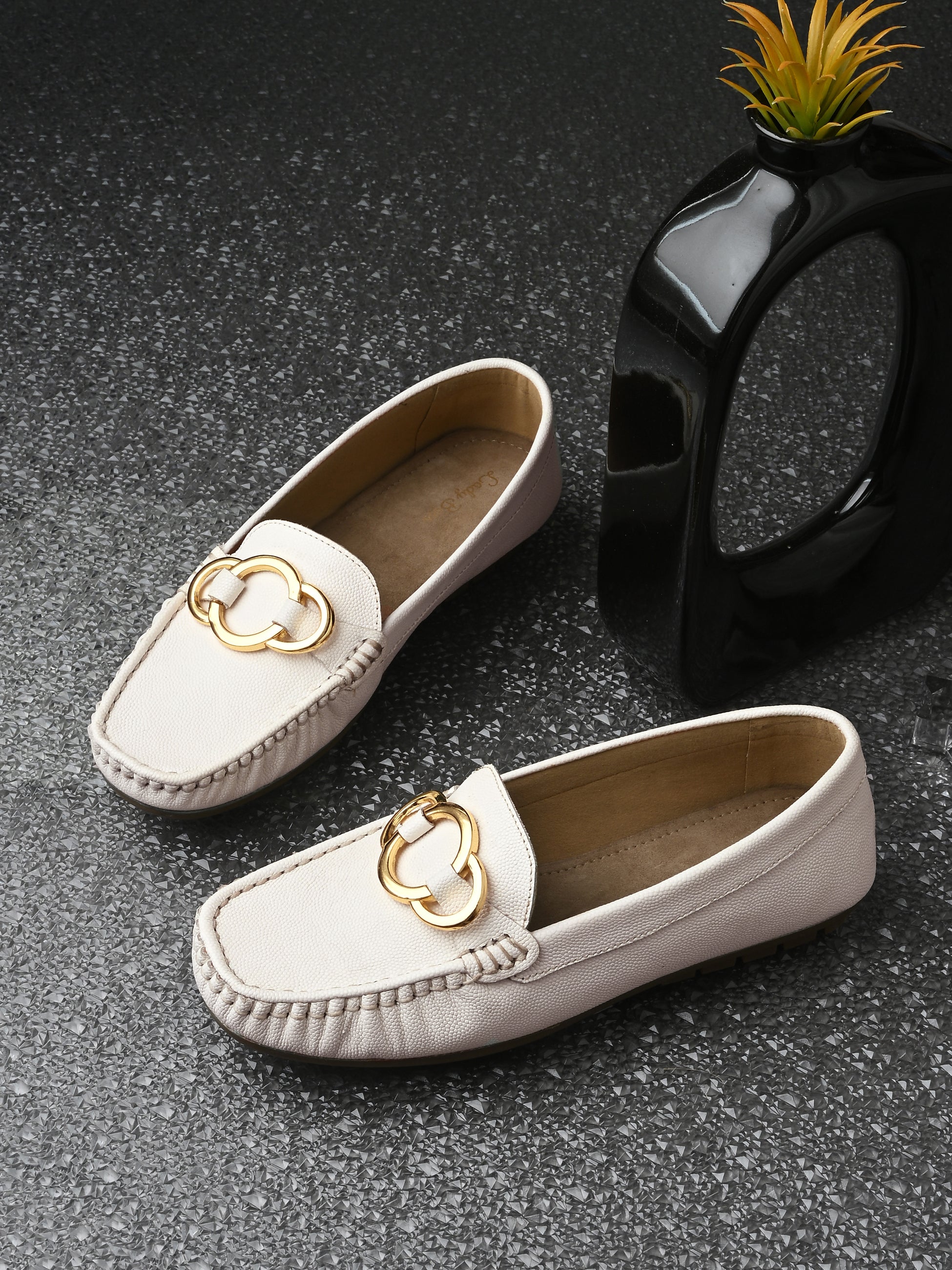 Leiyah Cushioned Leather Loafers - The Heels India