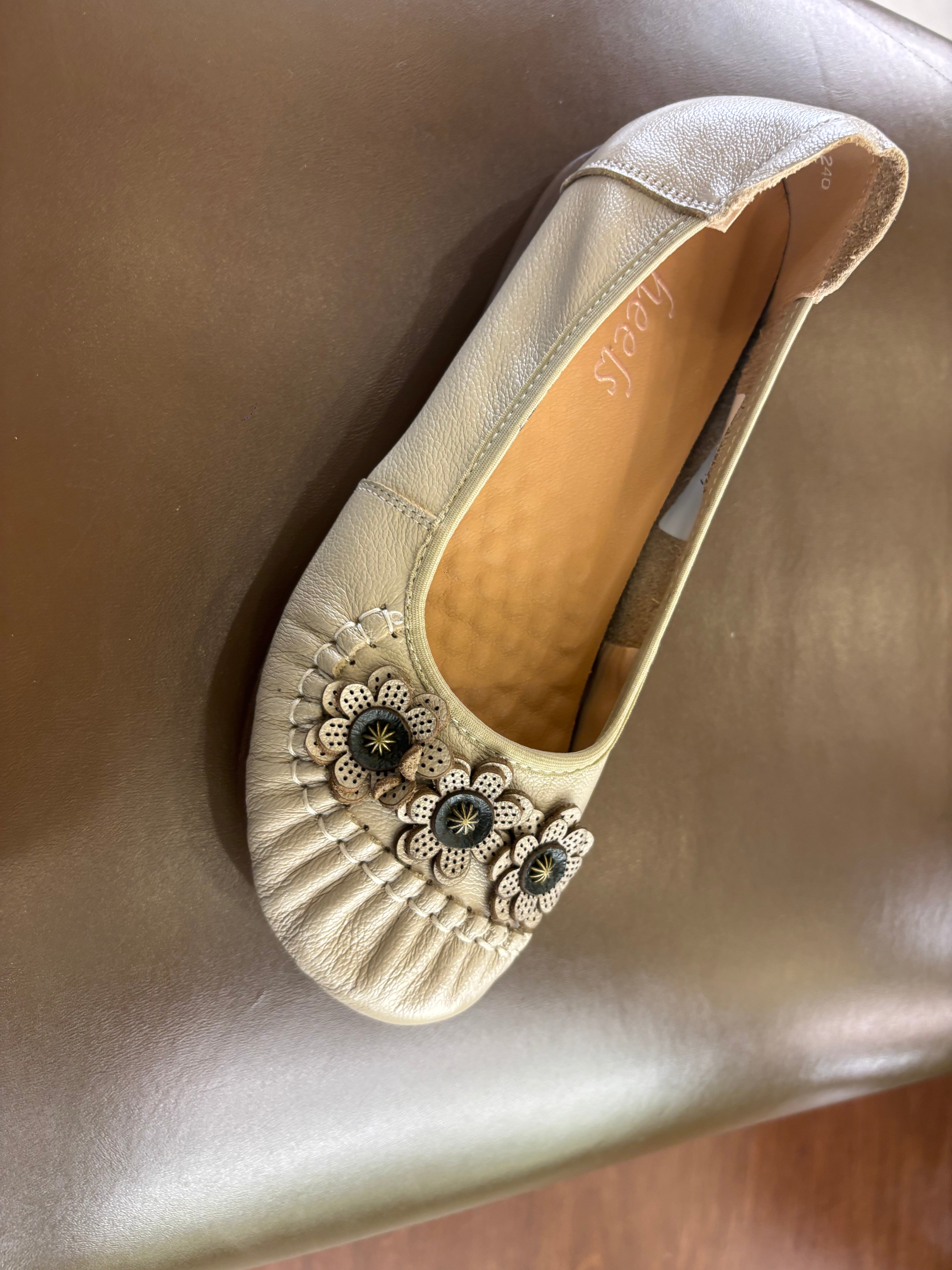 Flora 4.0 Premium Leather Cushioned Ballerinas