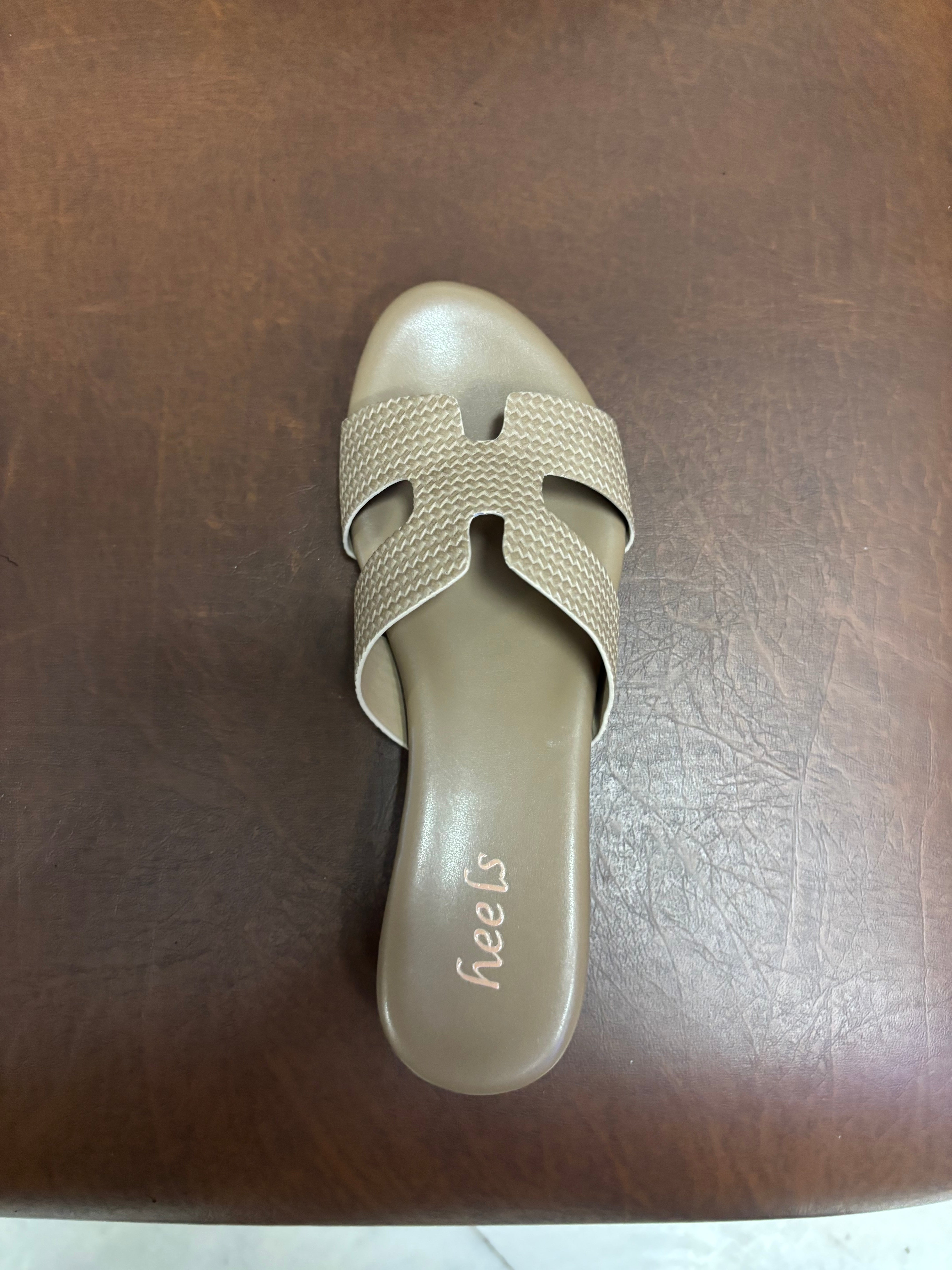 Abigail 2.0 Cushioned Sliders