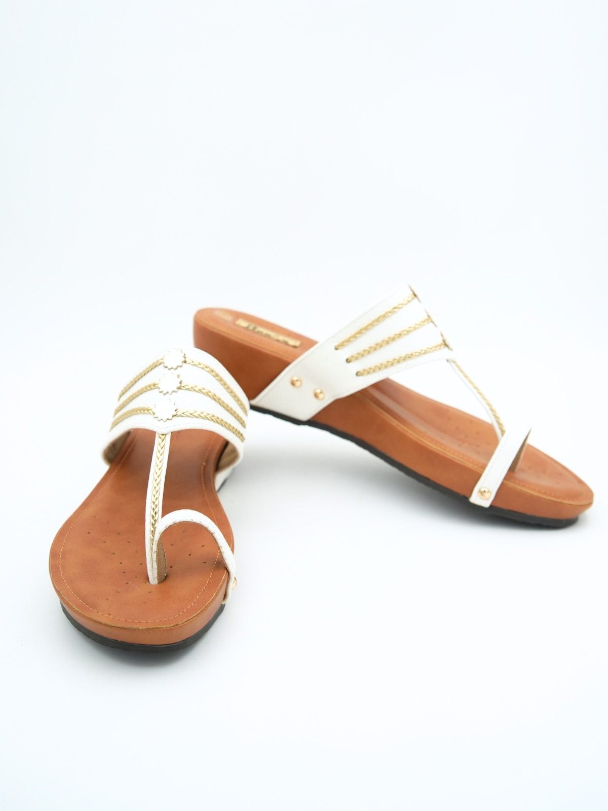 Lilith Cushion Kohlapuris - The Heels India