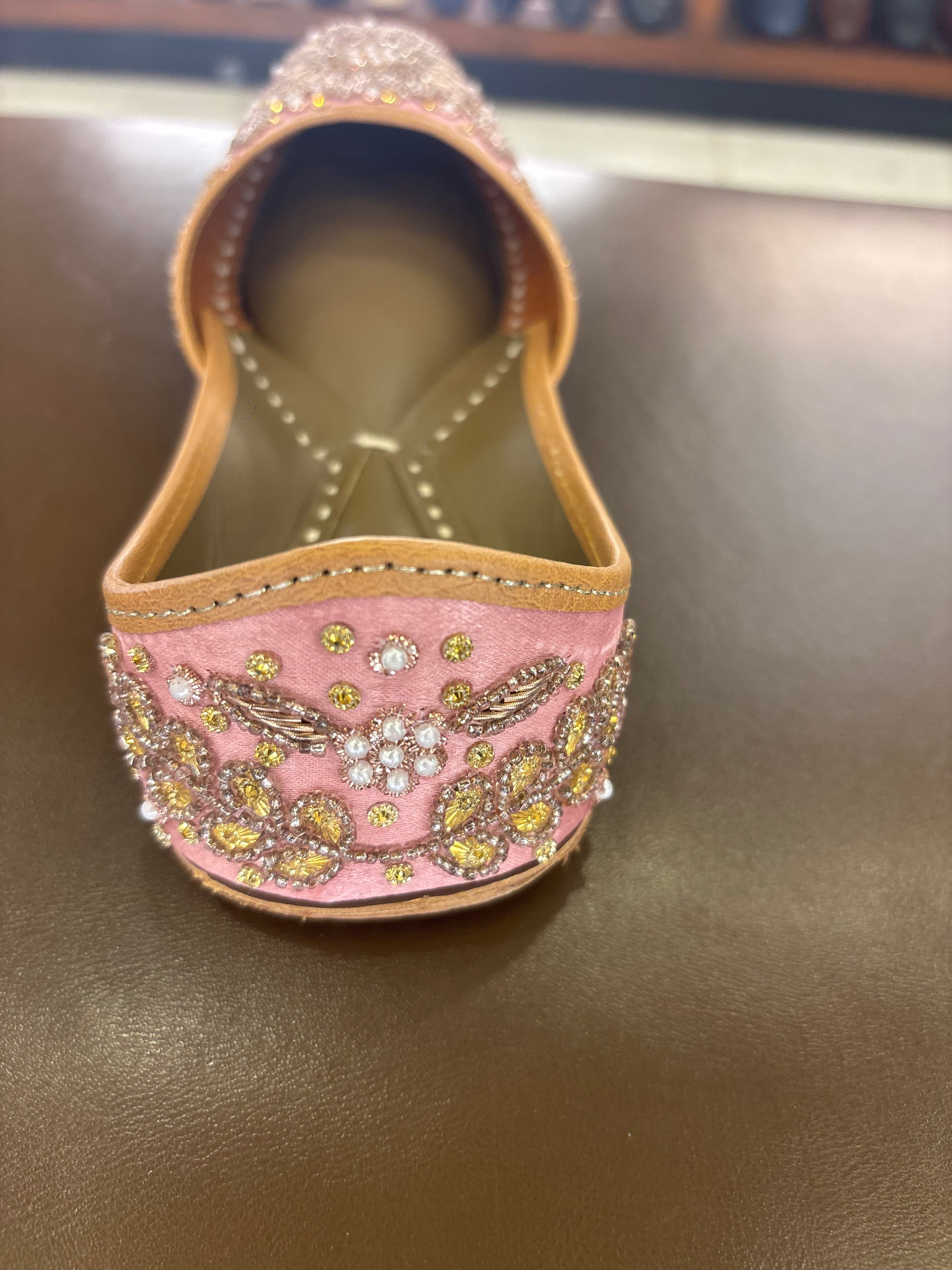 Mehreen Handcrafted Leather Juttis