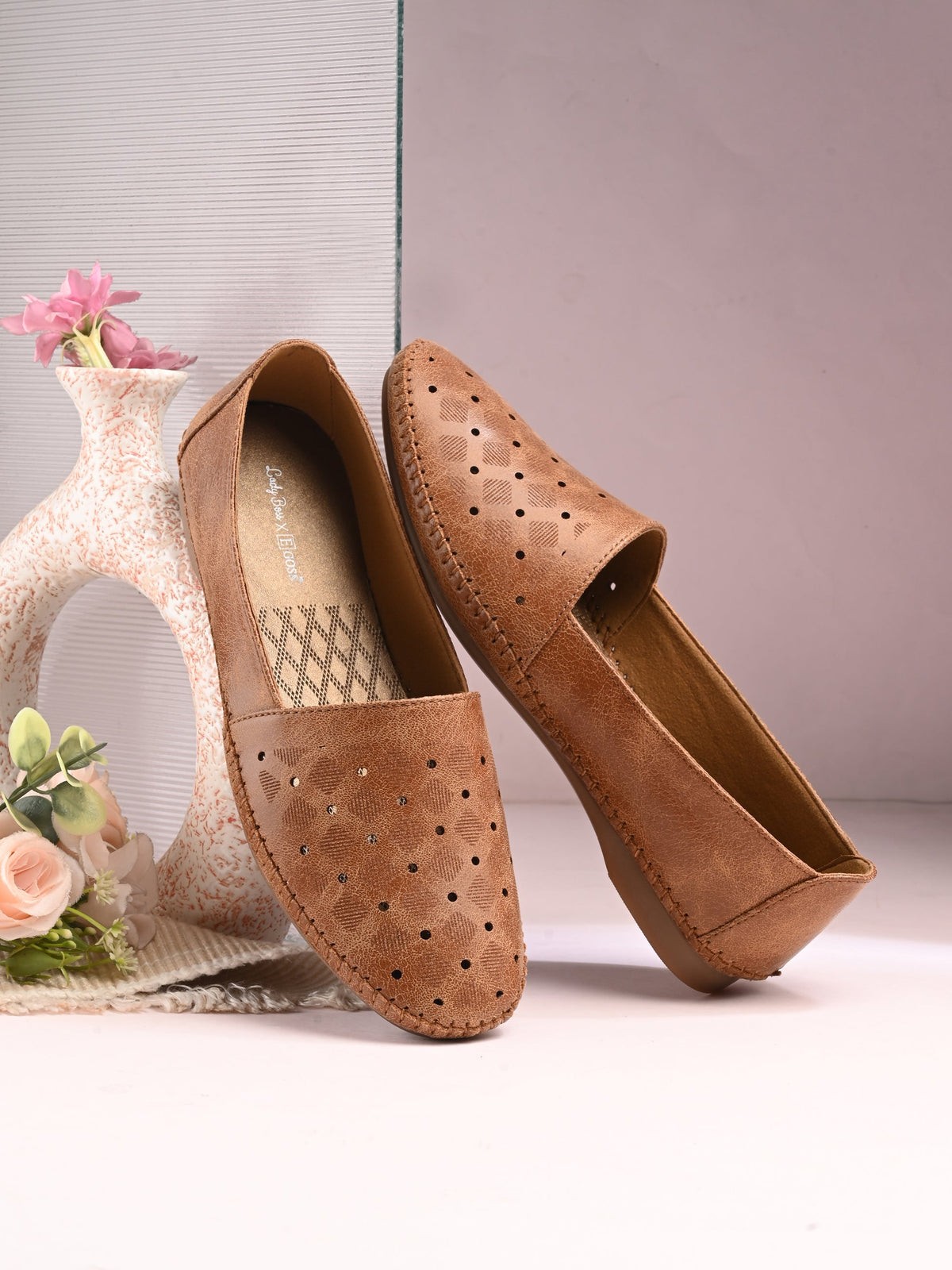 Estrella Perforated Cushioned Leather Ballerinas