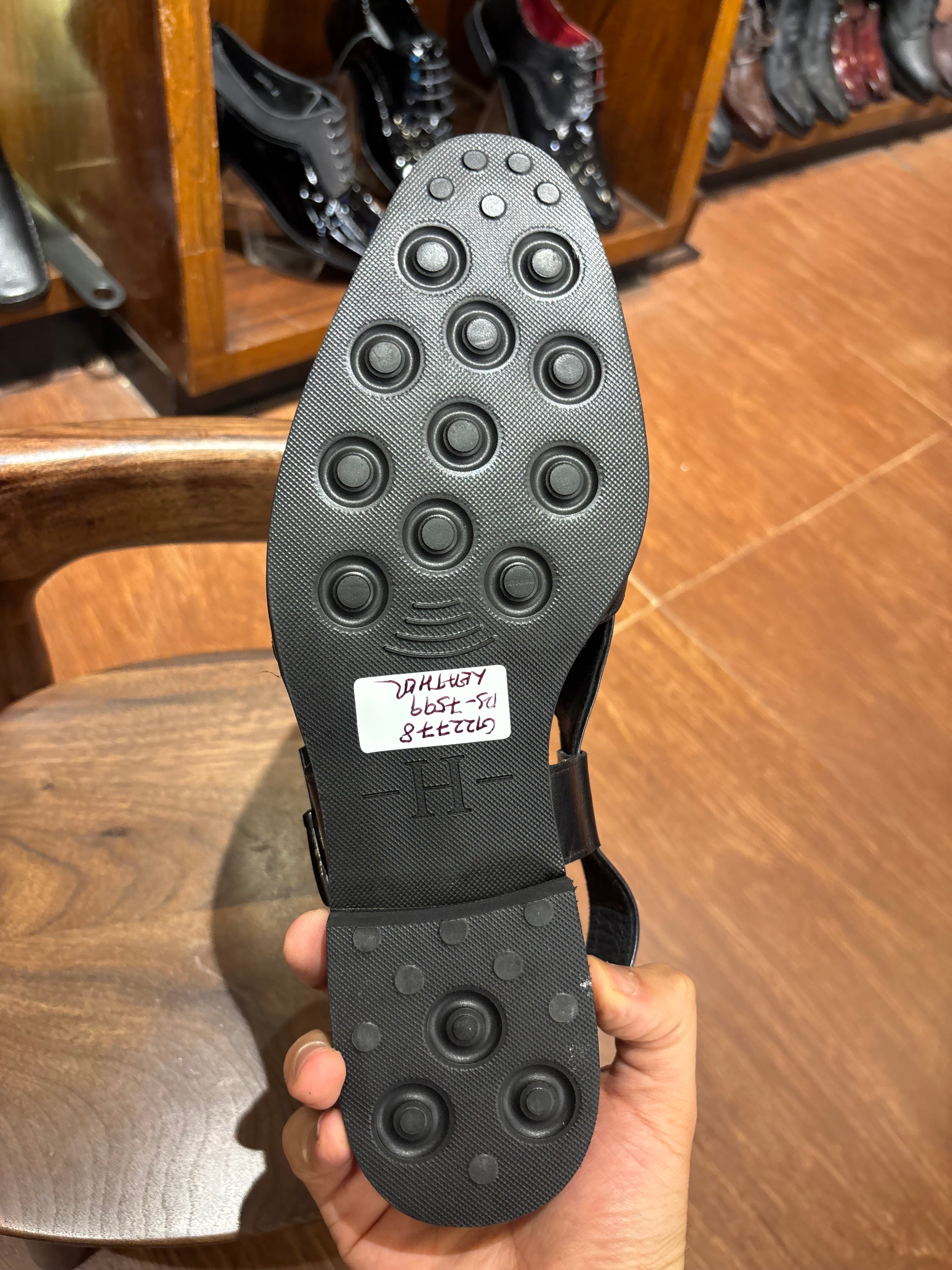 Demarzio Leather Ethnic Peshawari Sandals
