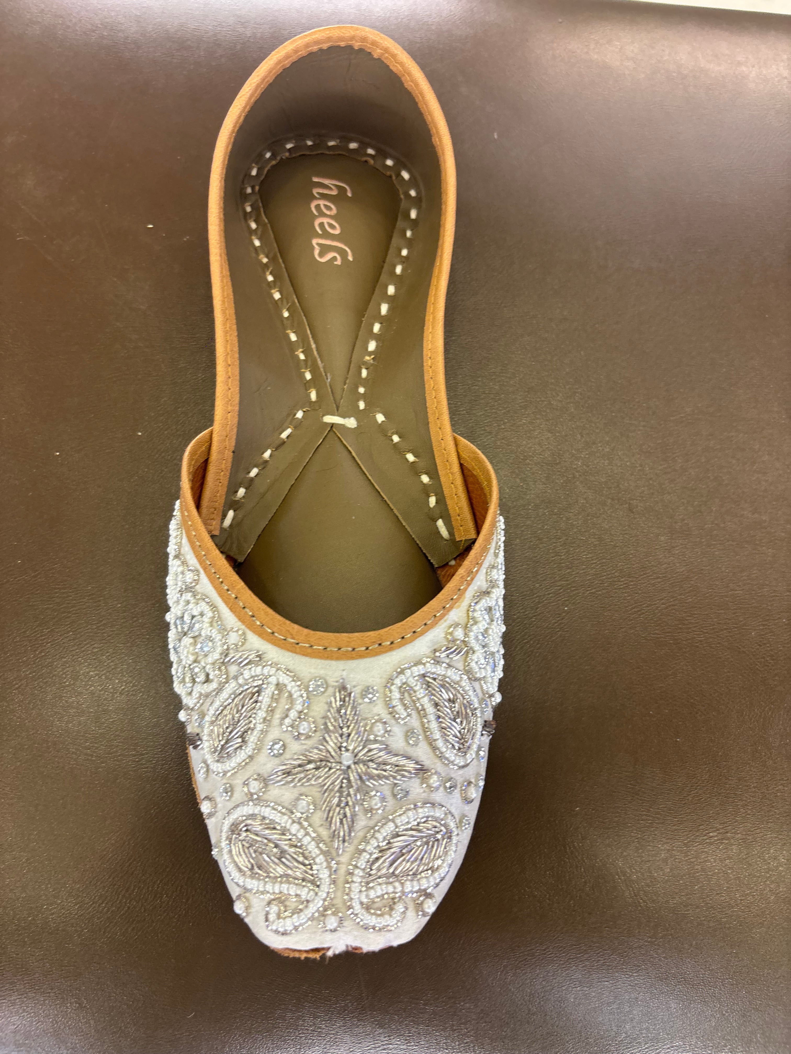 Chamak Handcrafted Leather Juttis