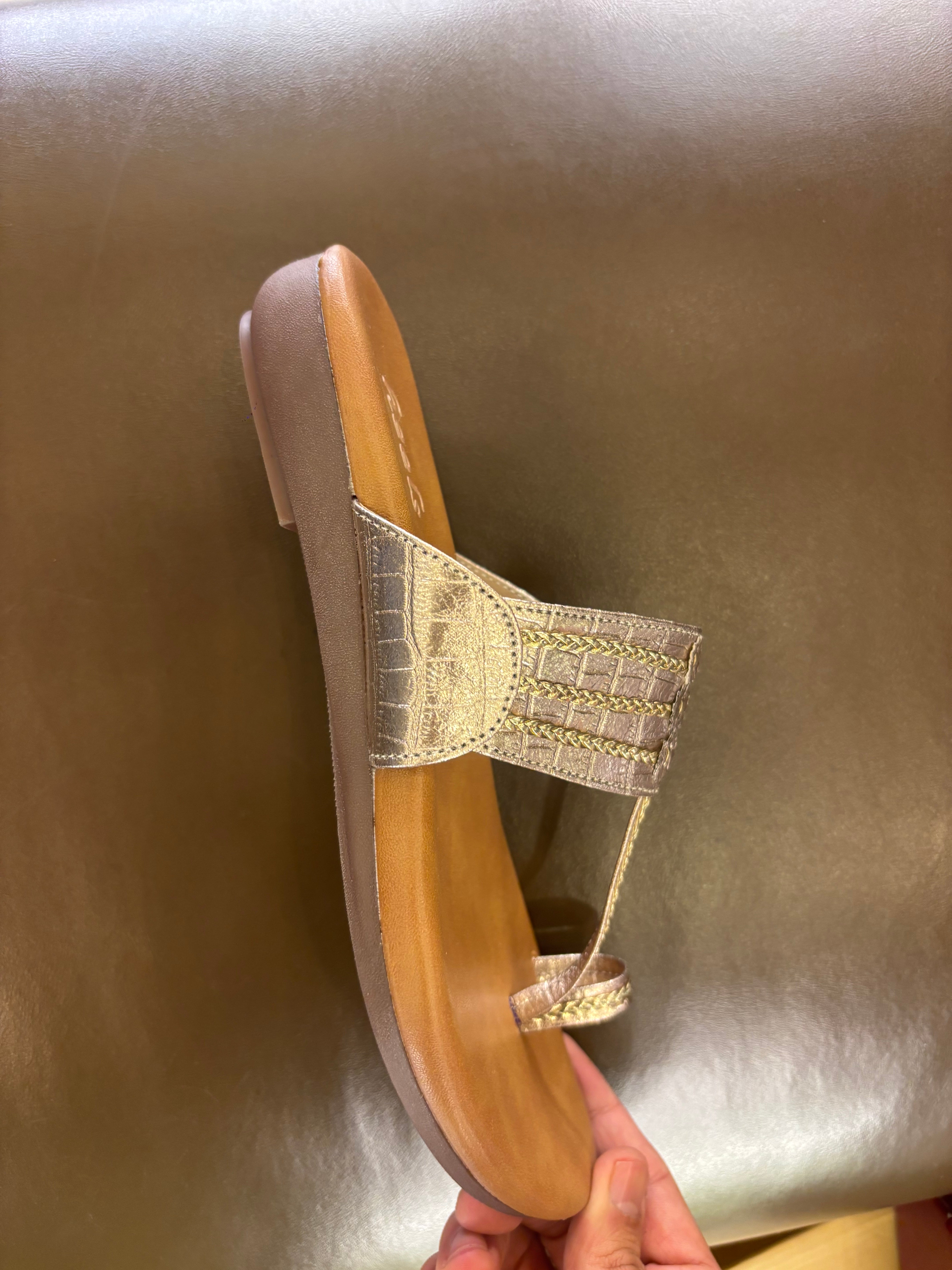Samantha Cushioned Kohlapuris