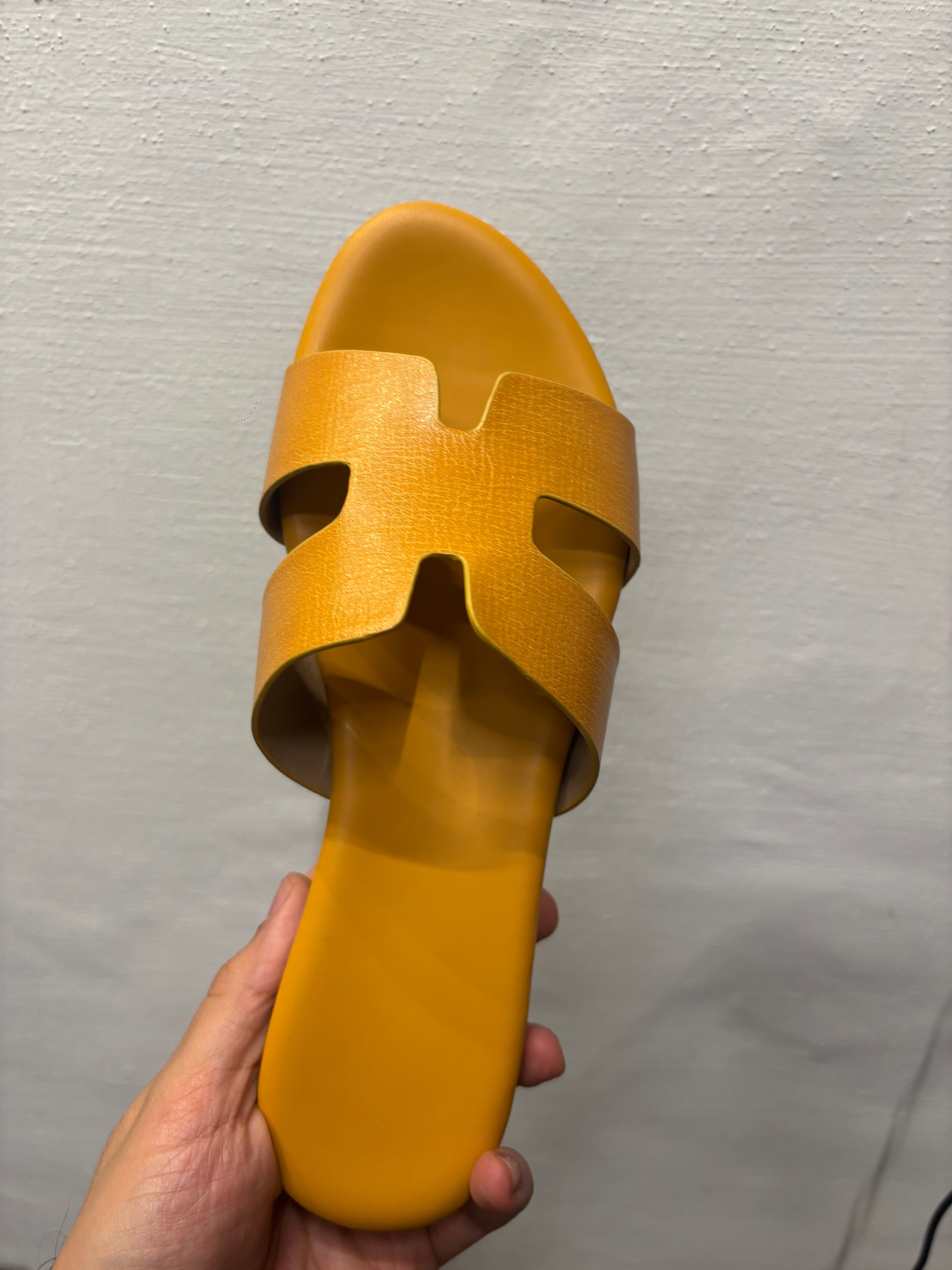 Abigail Cushioned Sliders