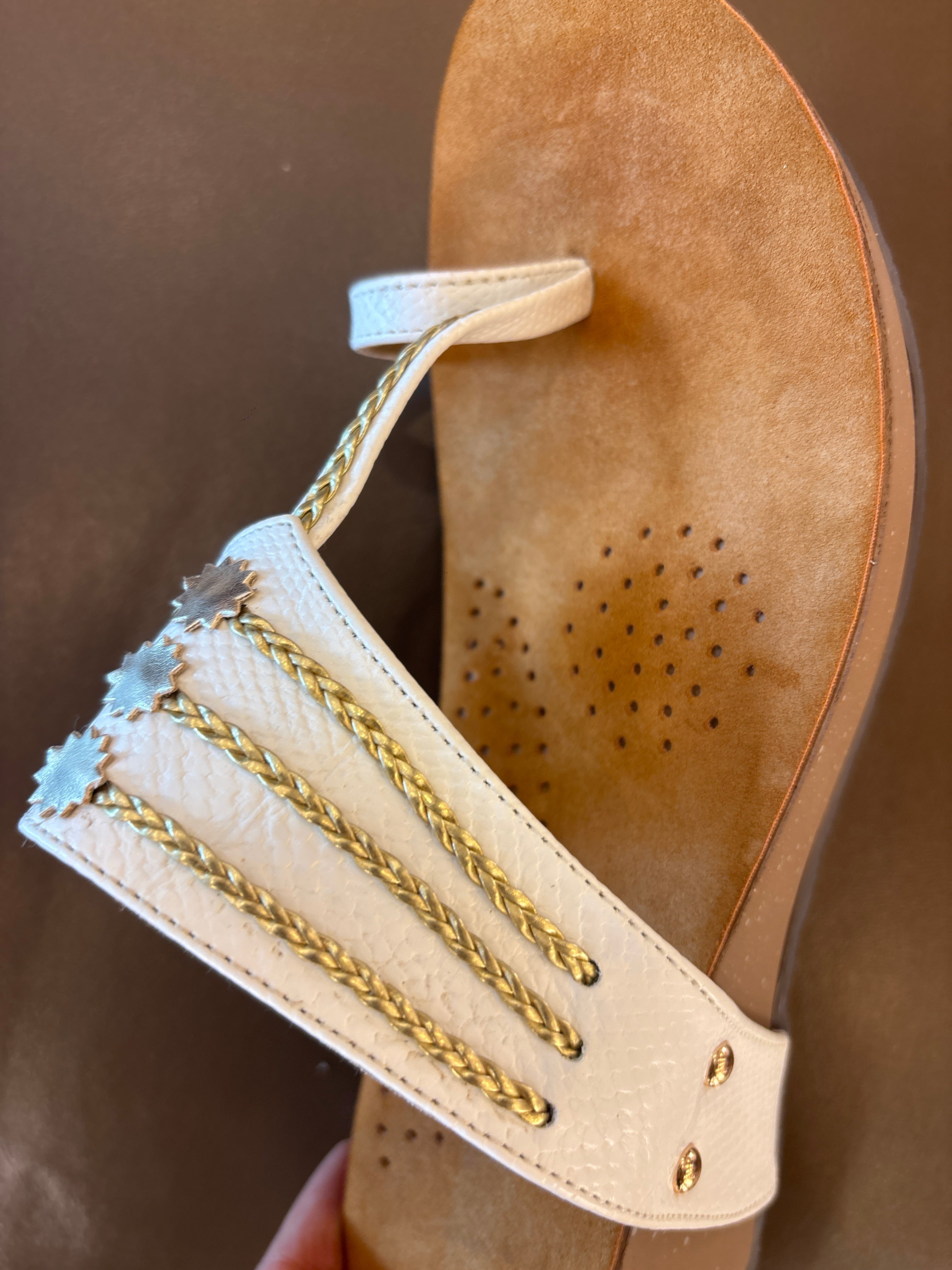 Zehra Wedge Heel Kohlapuris - The Heels India