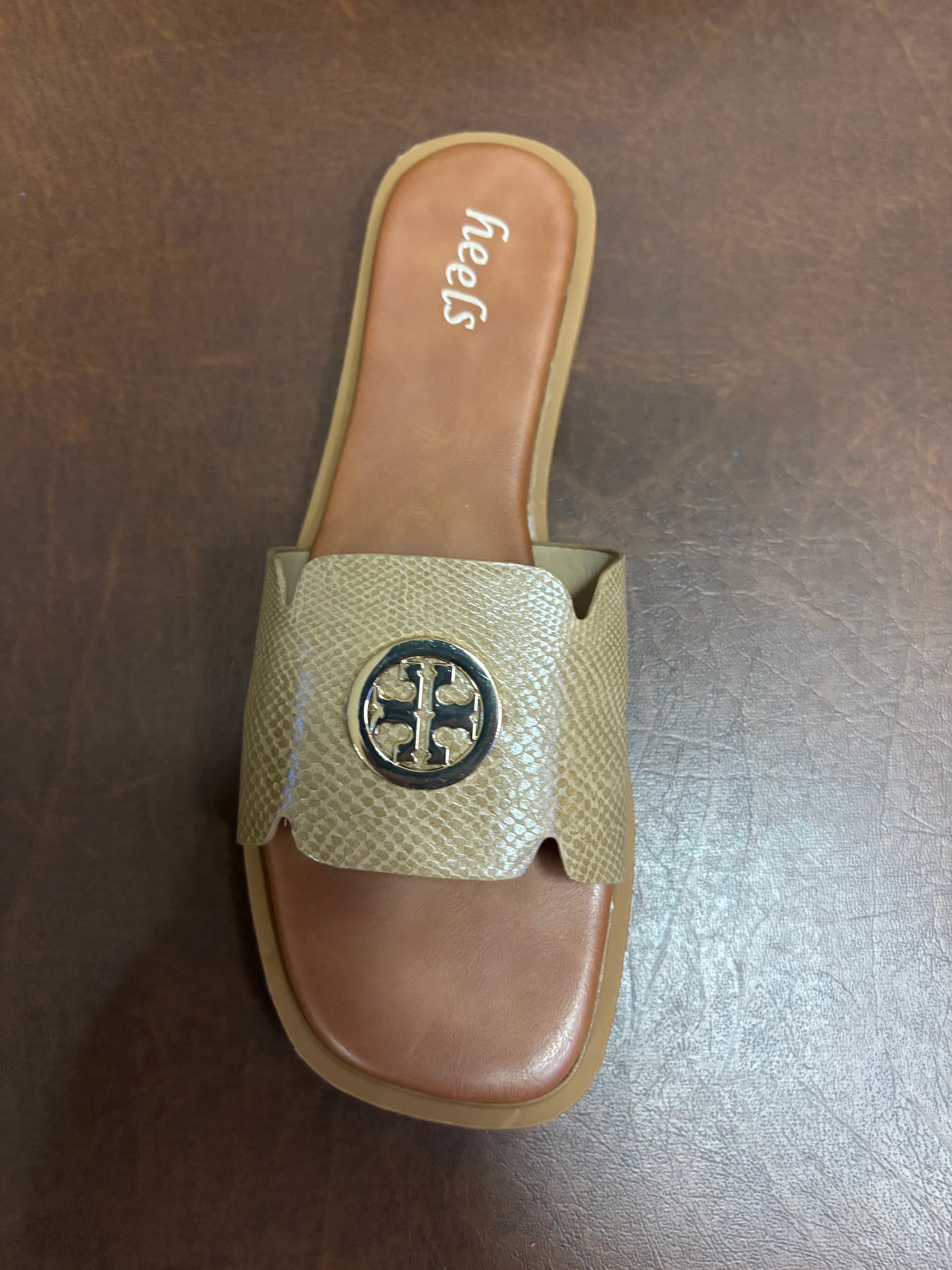 Nysa 2.0 Cushioned Flat Sliders