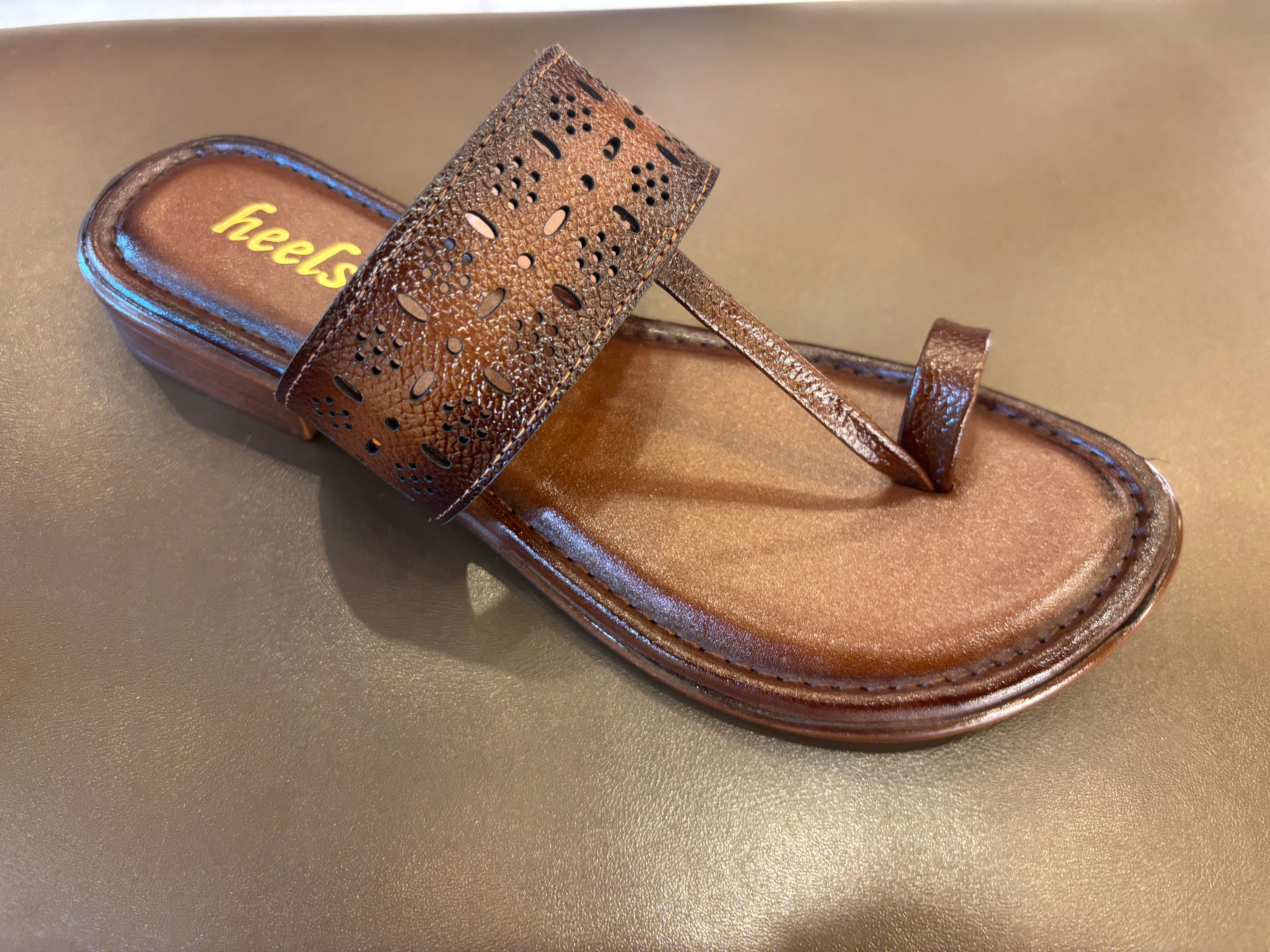Doris Leather Thumb Kohlapuri Slippers