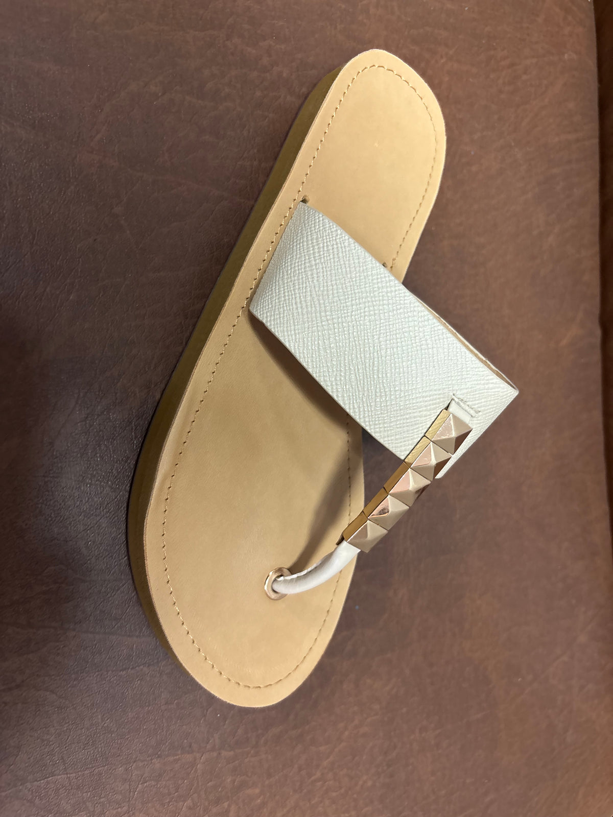 Adele Cushioned V Strap Slippers