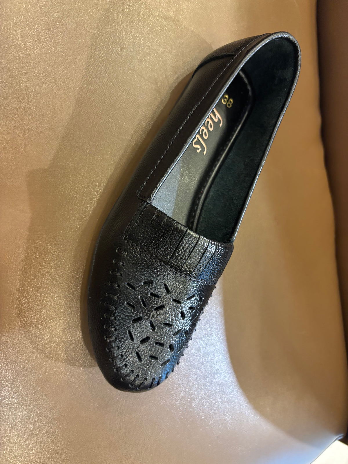 Cirelle Leather Classic Perforated Ballerinas