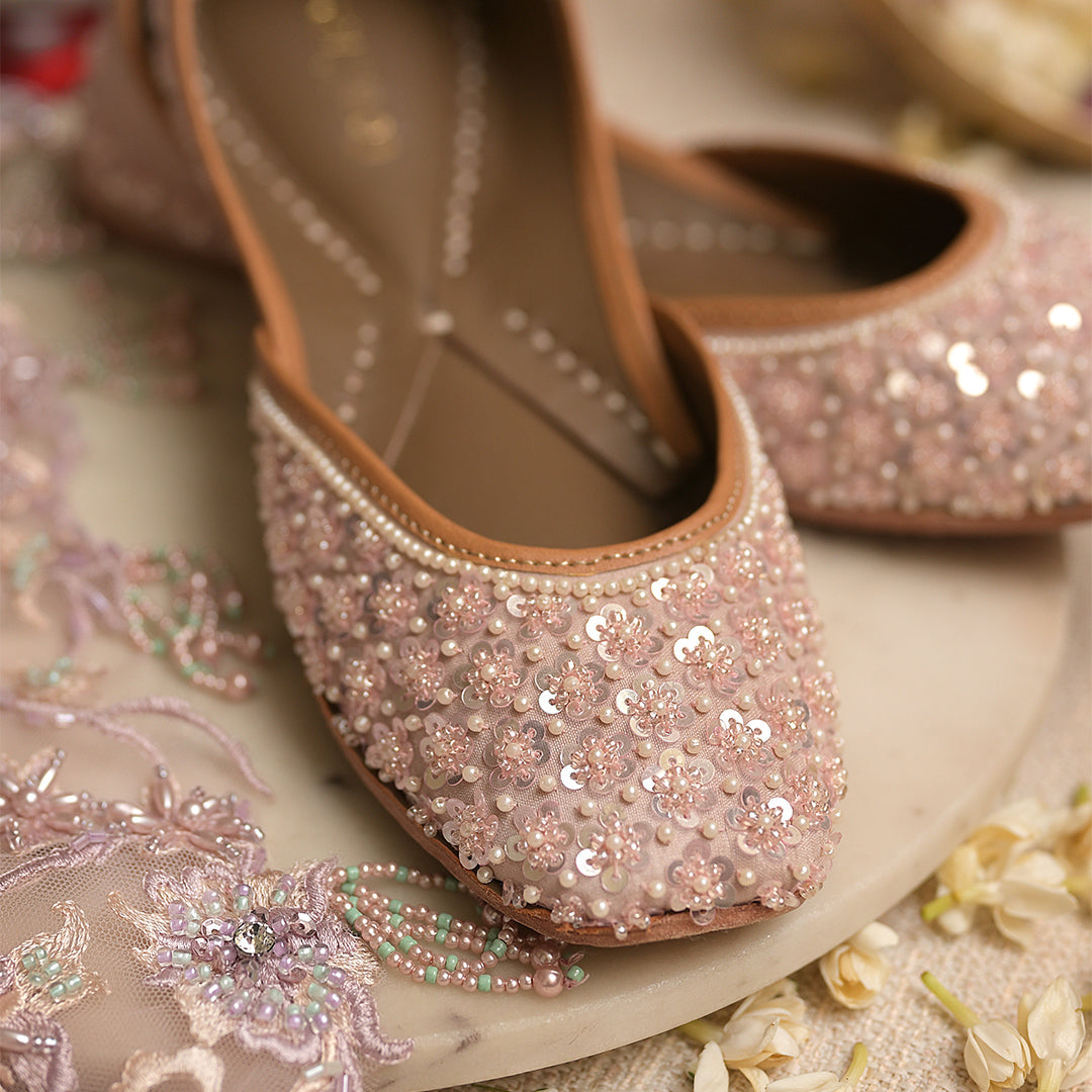 Sanaa Handcrafted Leather Juttis - The Heels India