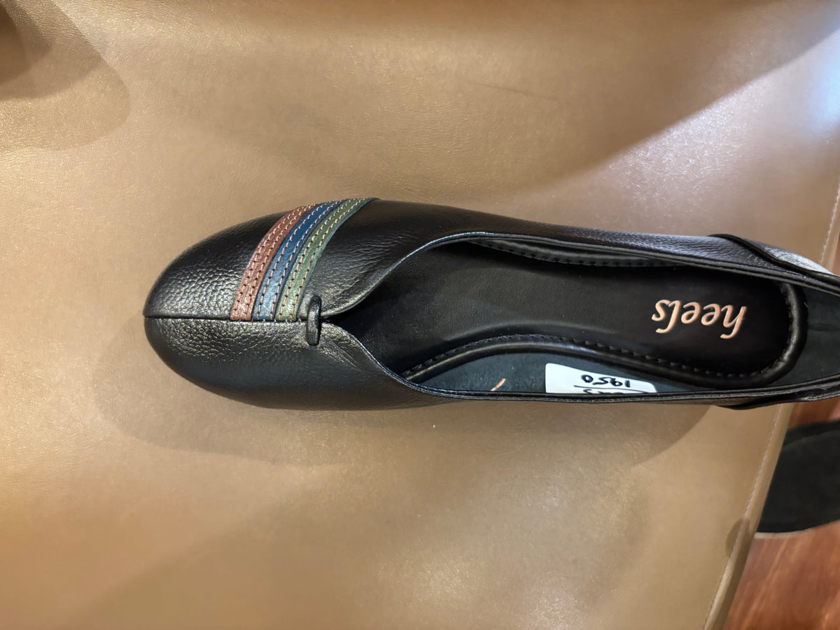 Stripes Classic Leather Loafers