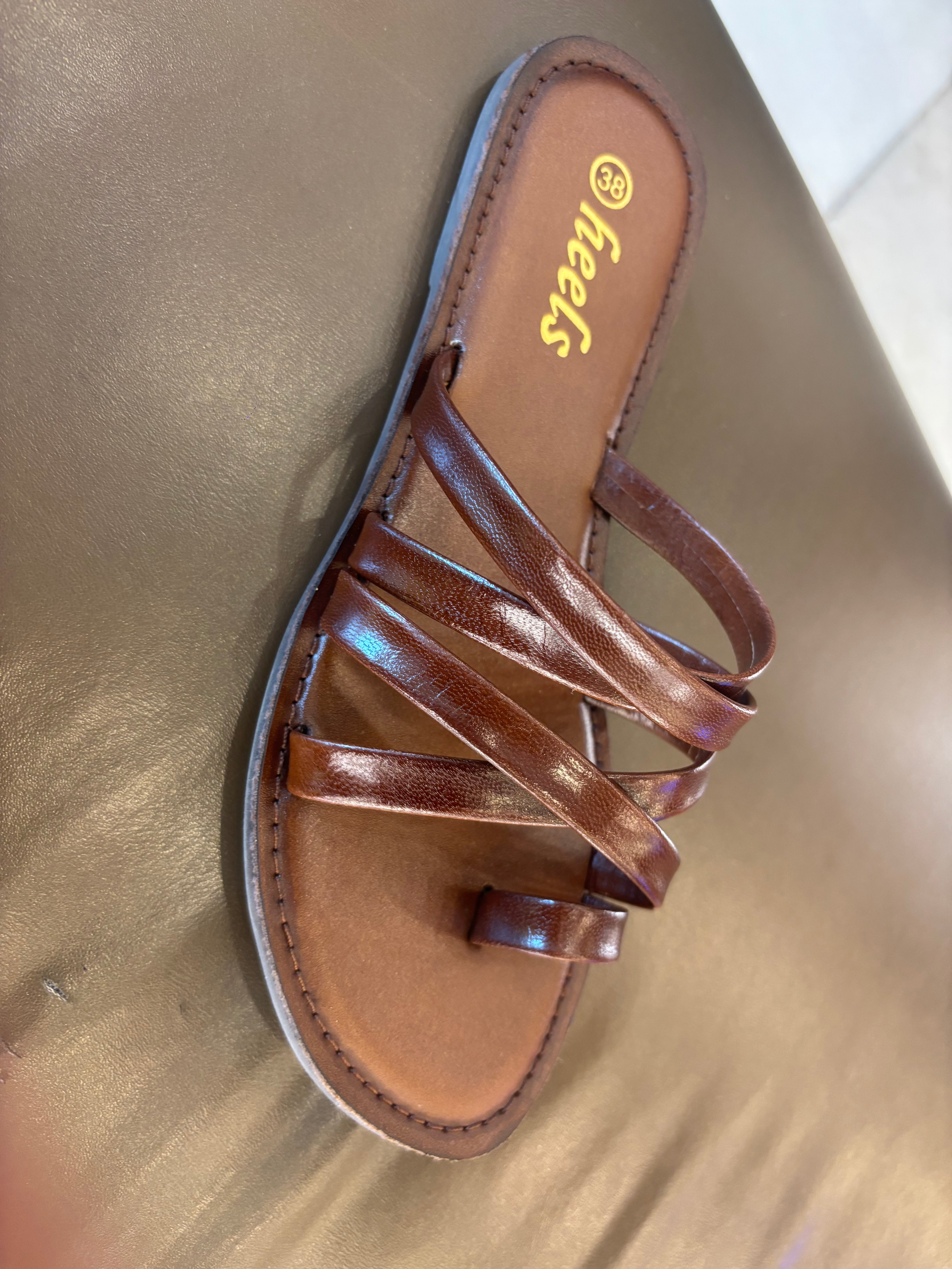 Delilah Leather Thumb Strap Flat Sliders