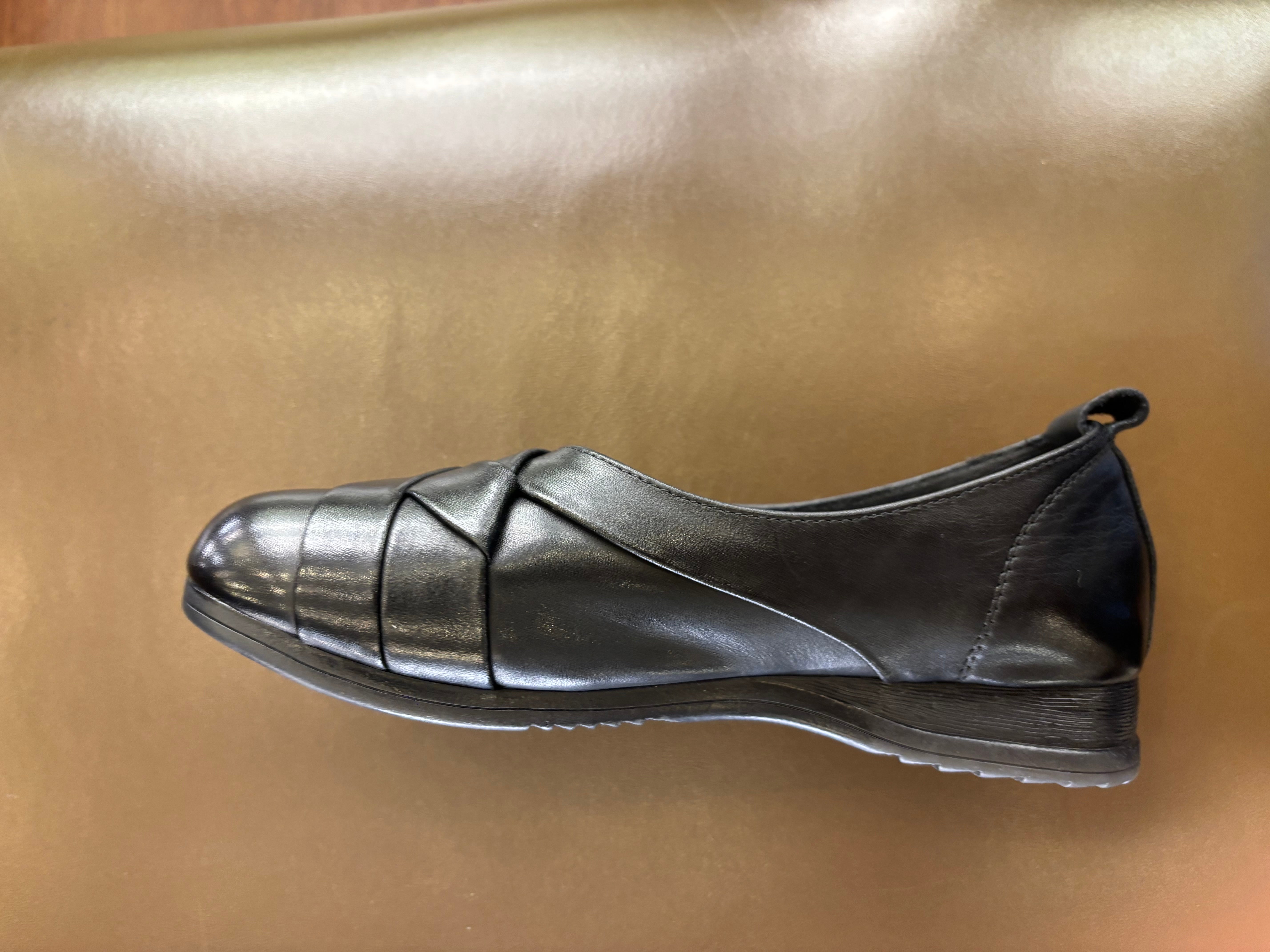 Audrey Premium Leather CrissCross Flat Cushioned Ballerinas
