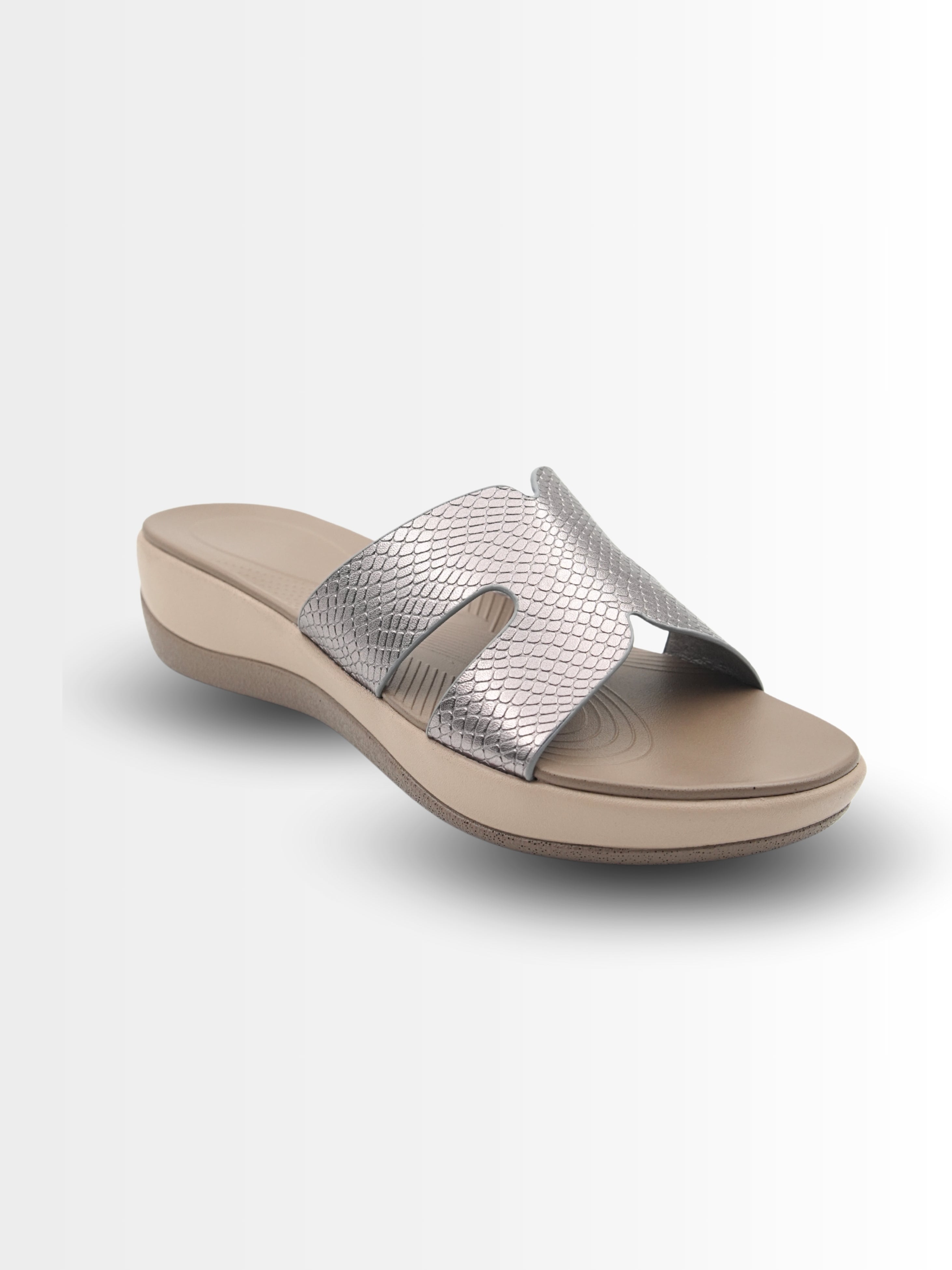 Fergie Cushioned Sliders