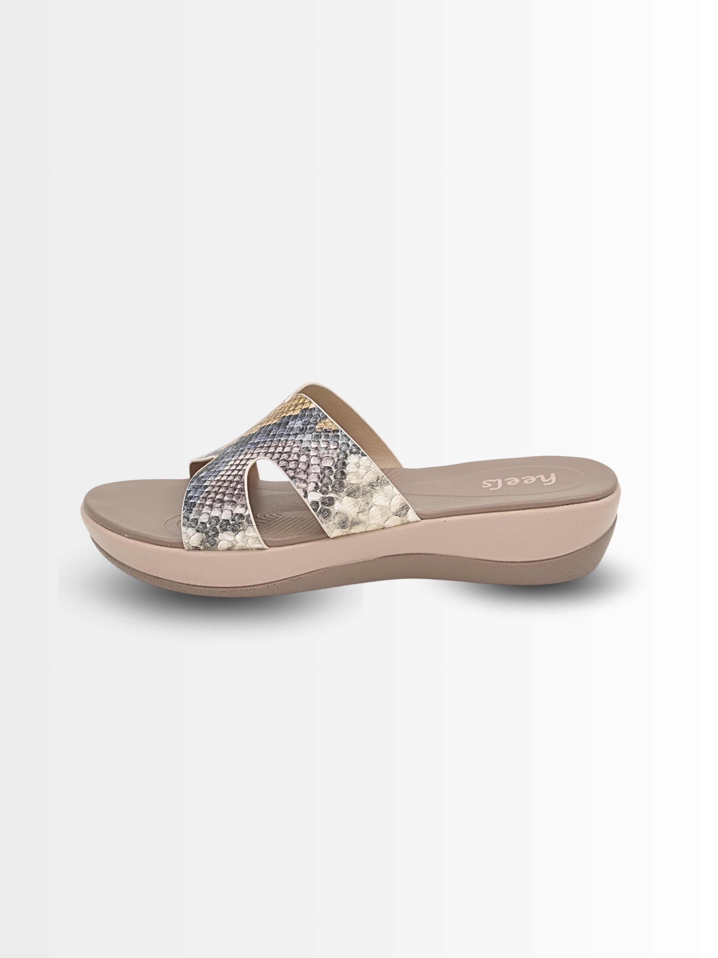 Fergie Cushioned Sliders