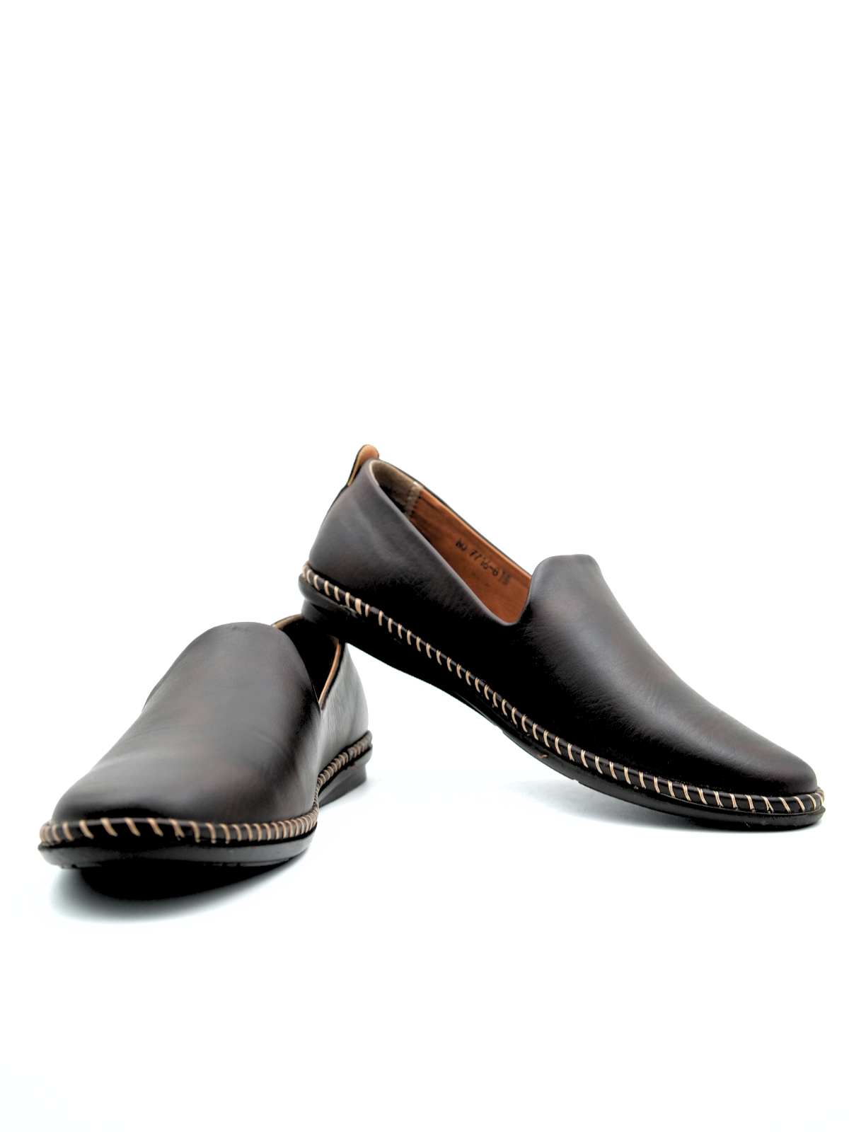 Reuben Cushioned Ethnic Mojris - The Heels India