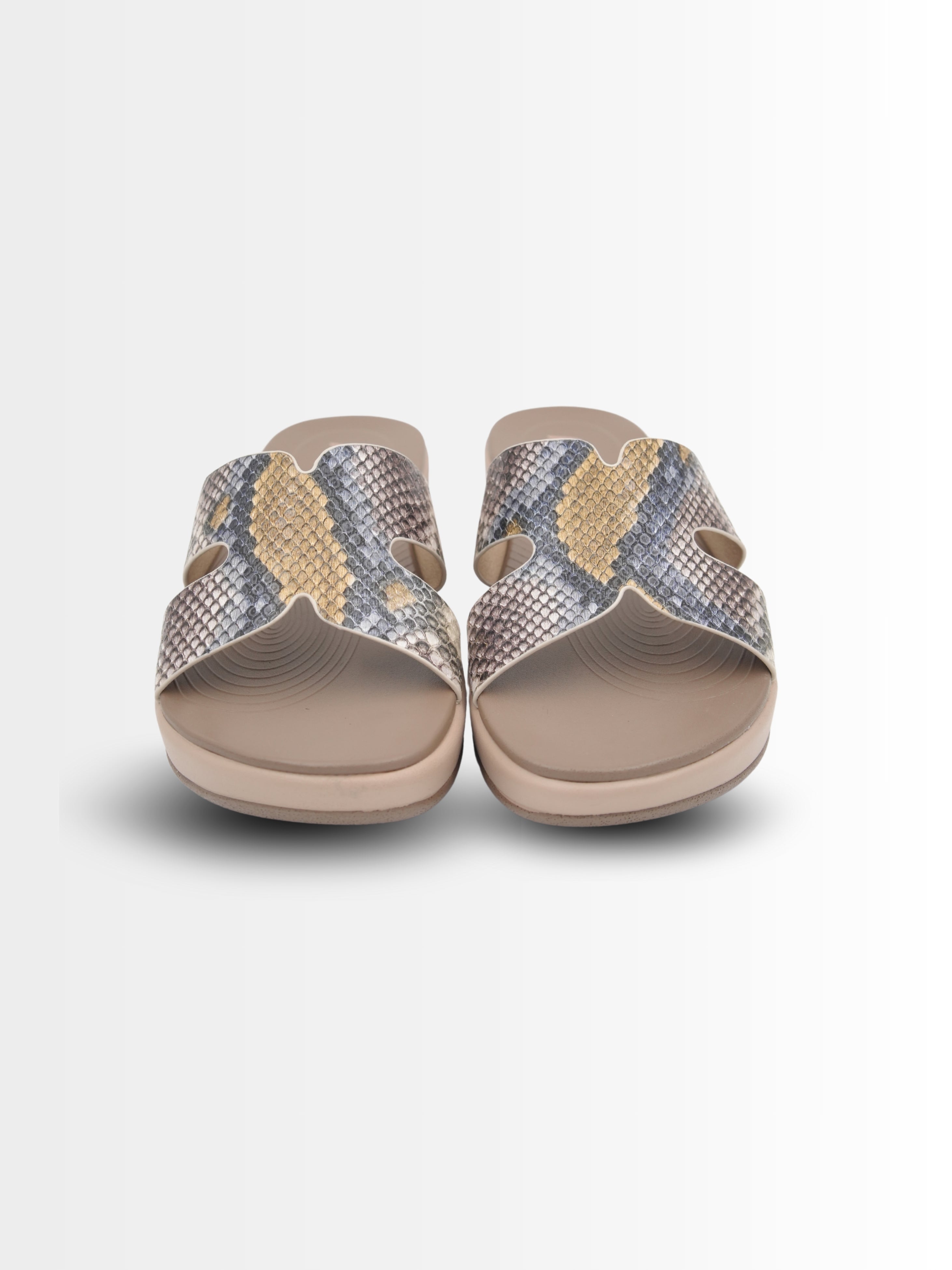 Fergie Cushioned Sliders