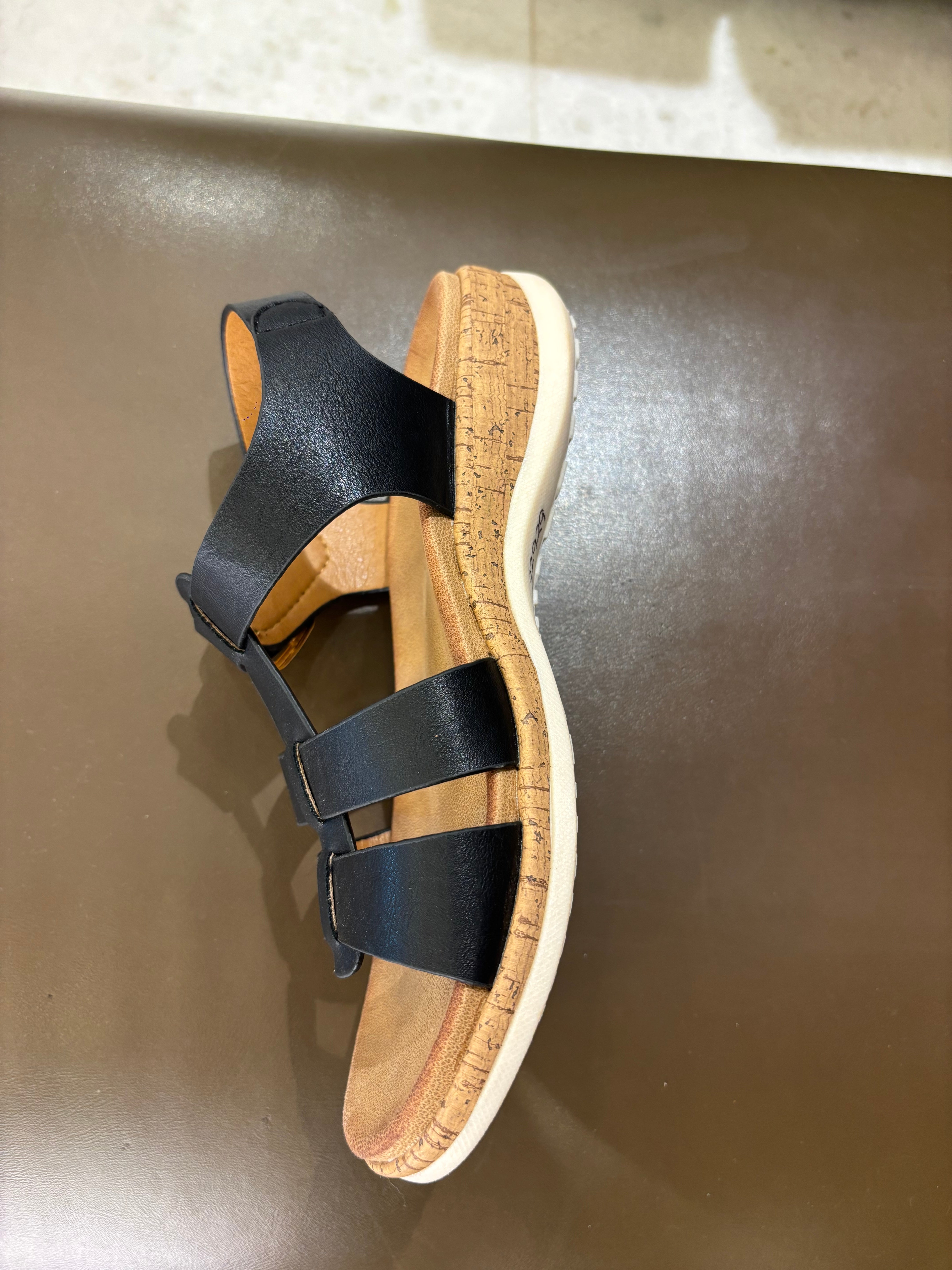Velora Comfort Sandals – Cushioned T-Strap Daily Wear