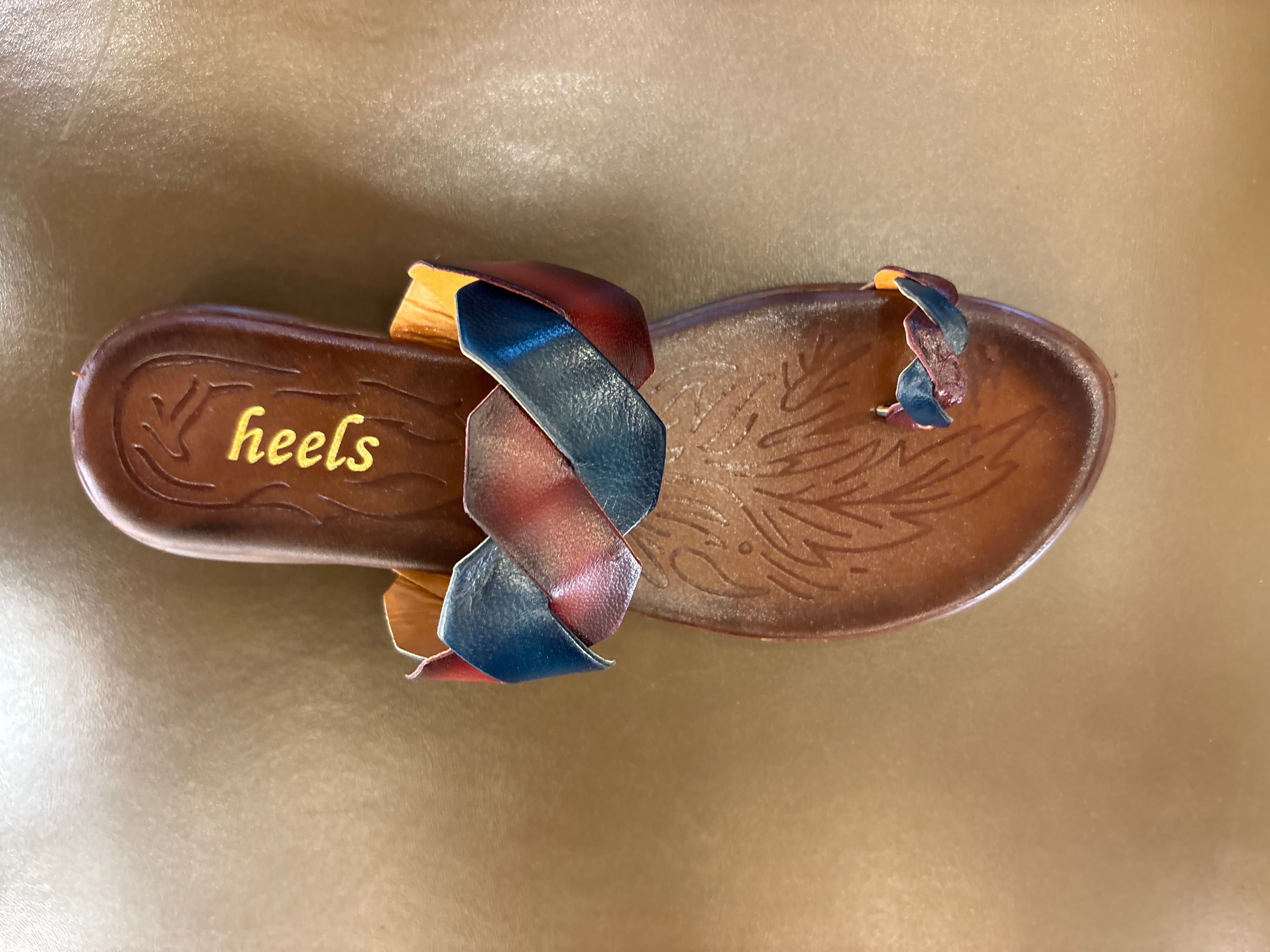 Darcy Leather Thumb Kohlapuri Slippers