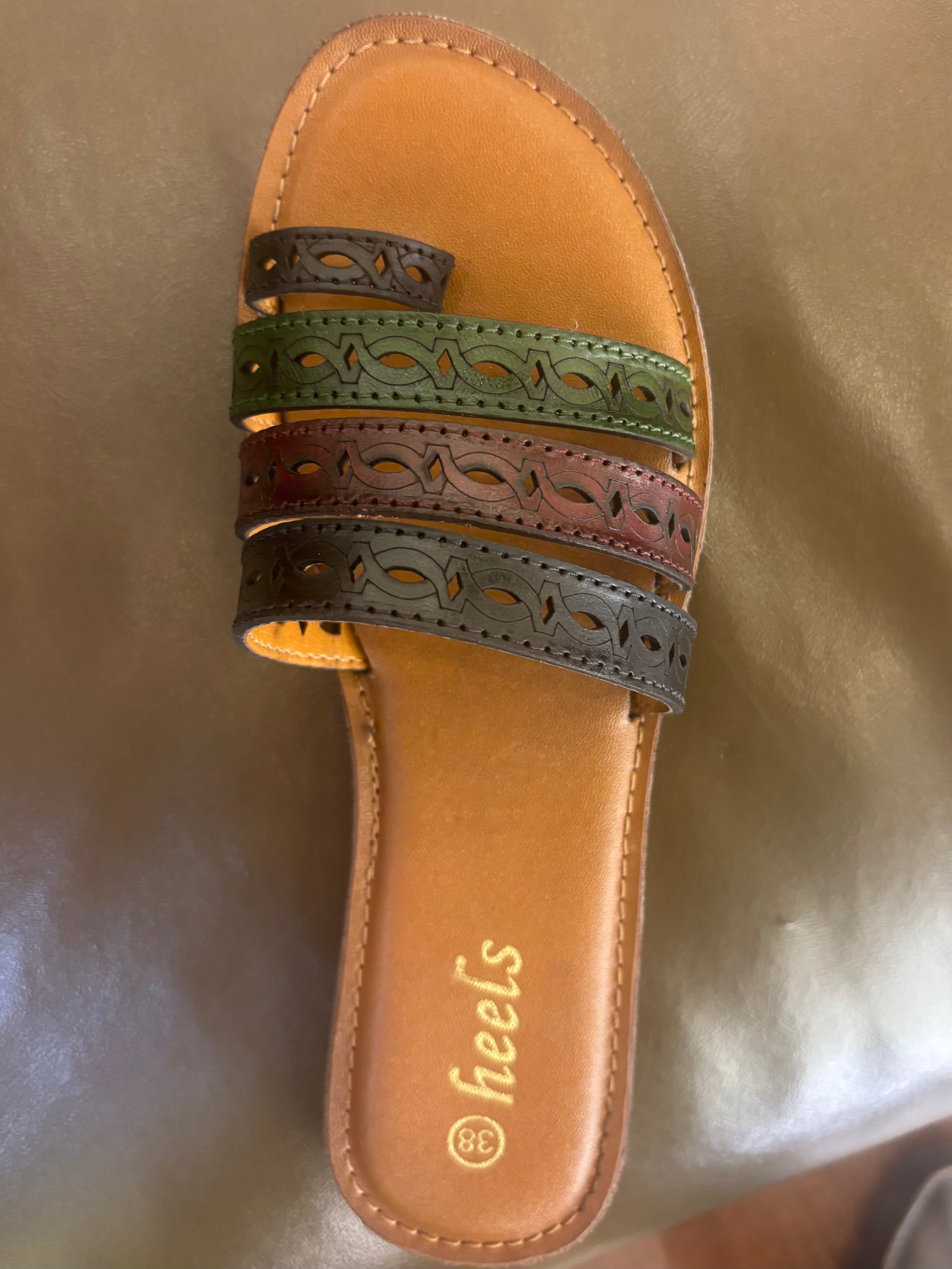 Delma Leather Strap Thumb Flat Sliders