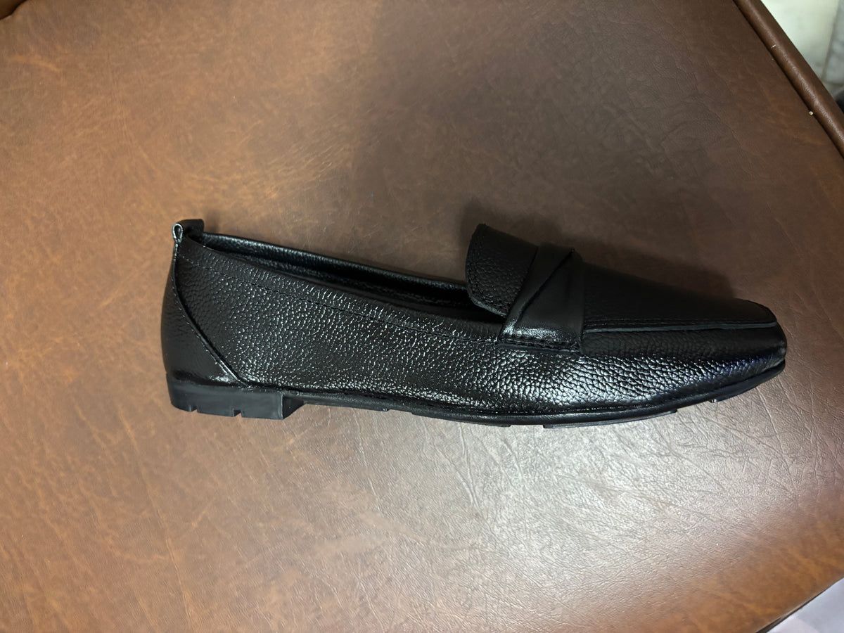 Swirl Classic Leather Loafers
