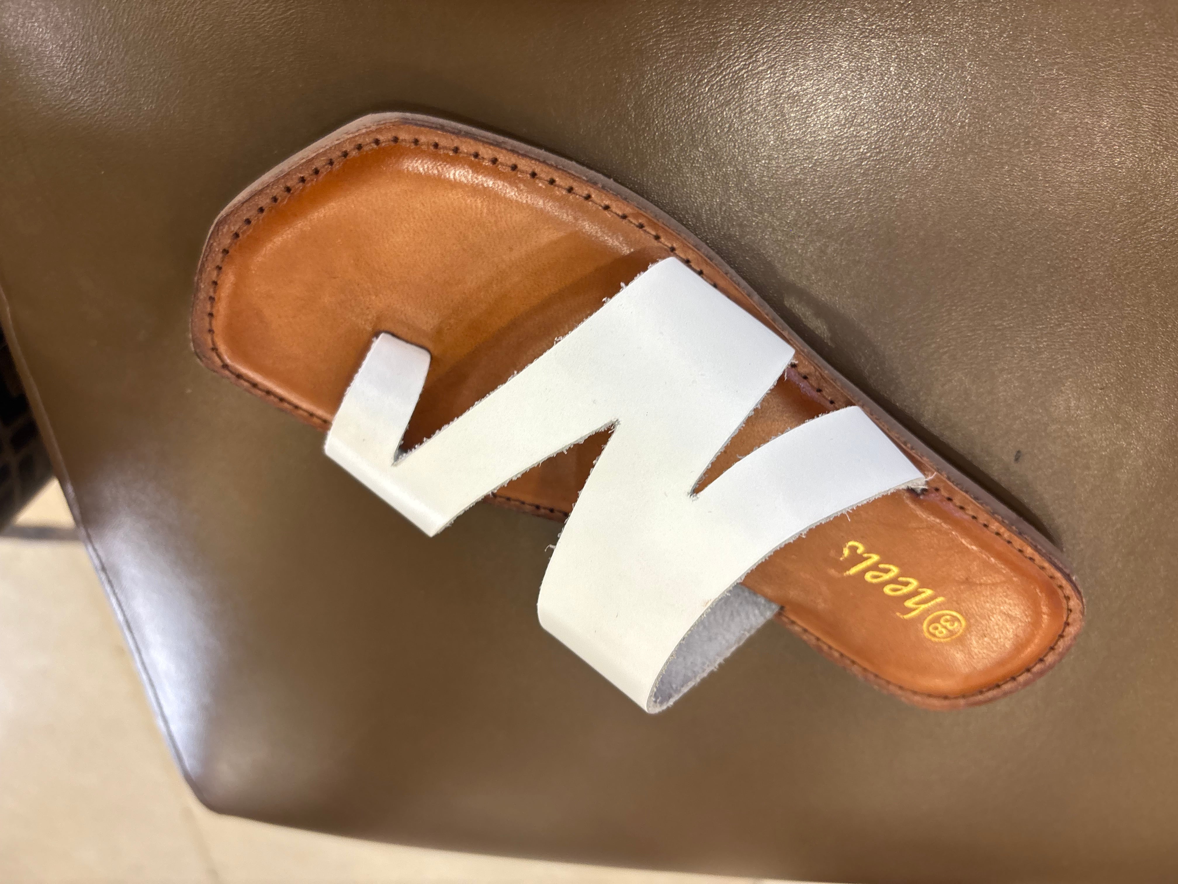 Trisha Hexagon Leather Thumb Criss Cross Slippers