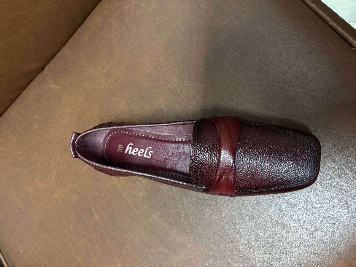 Swirl Classic Leather Loafers