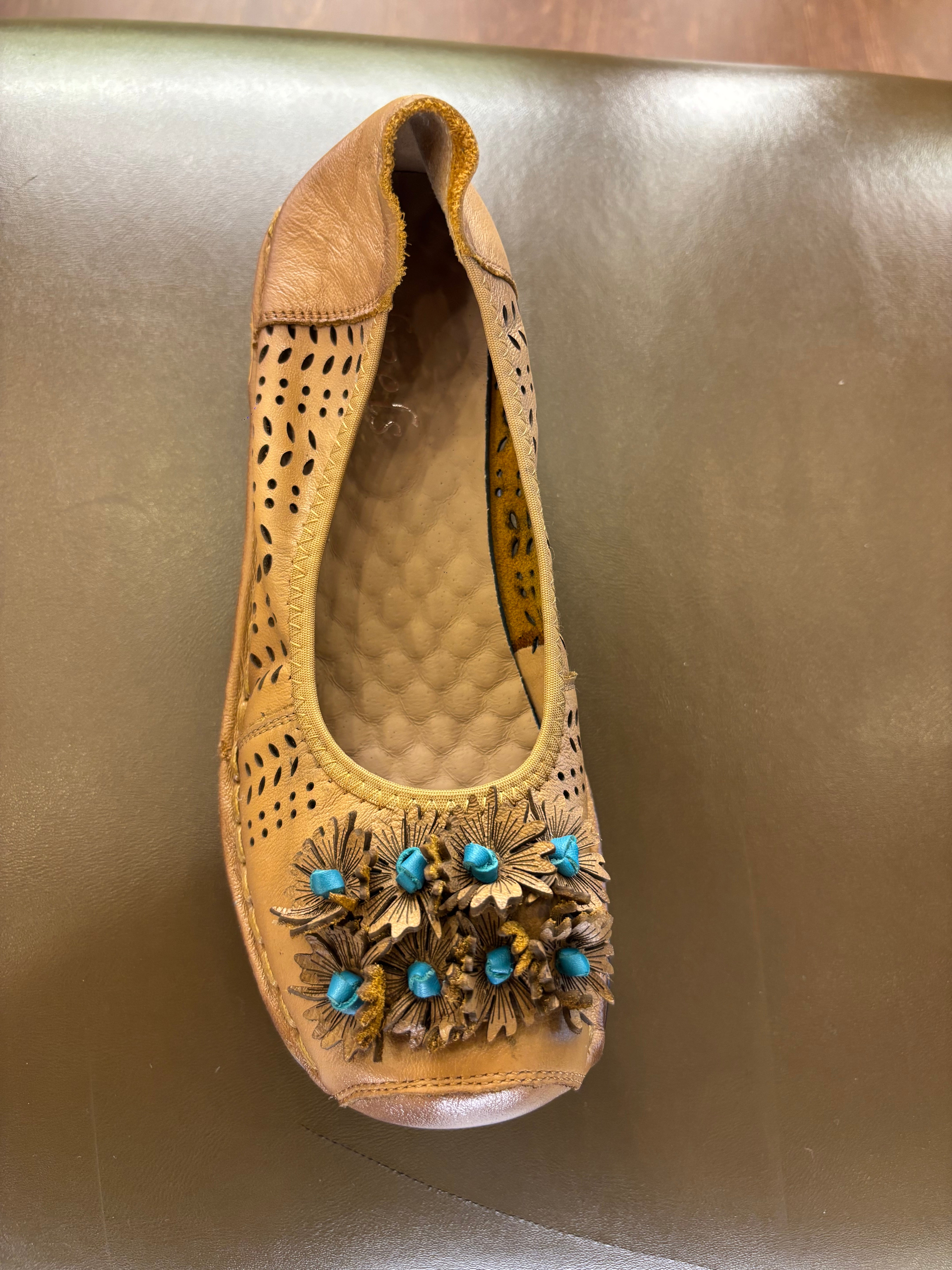 Flora 6.0 Premium Leather Cushioned Wedge Ballerinas