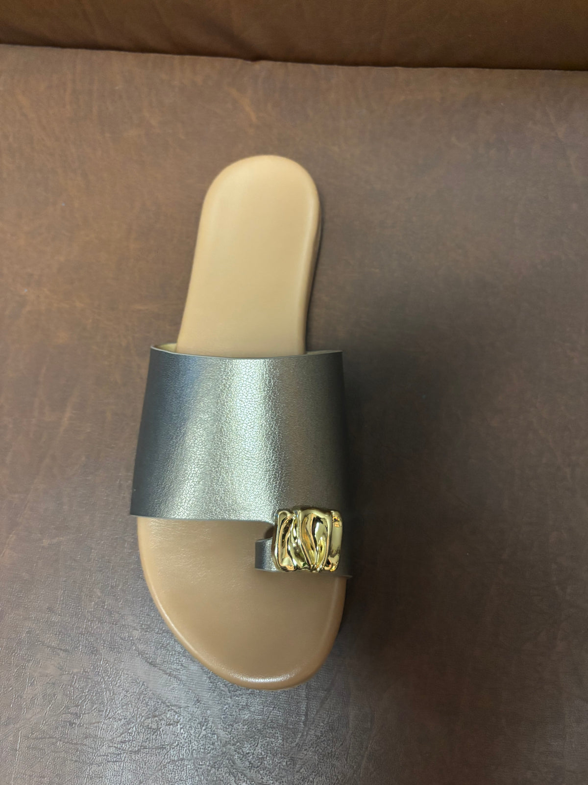 Doris Thumb Embellishment Slippers