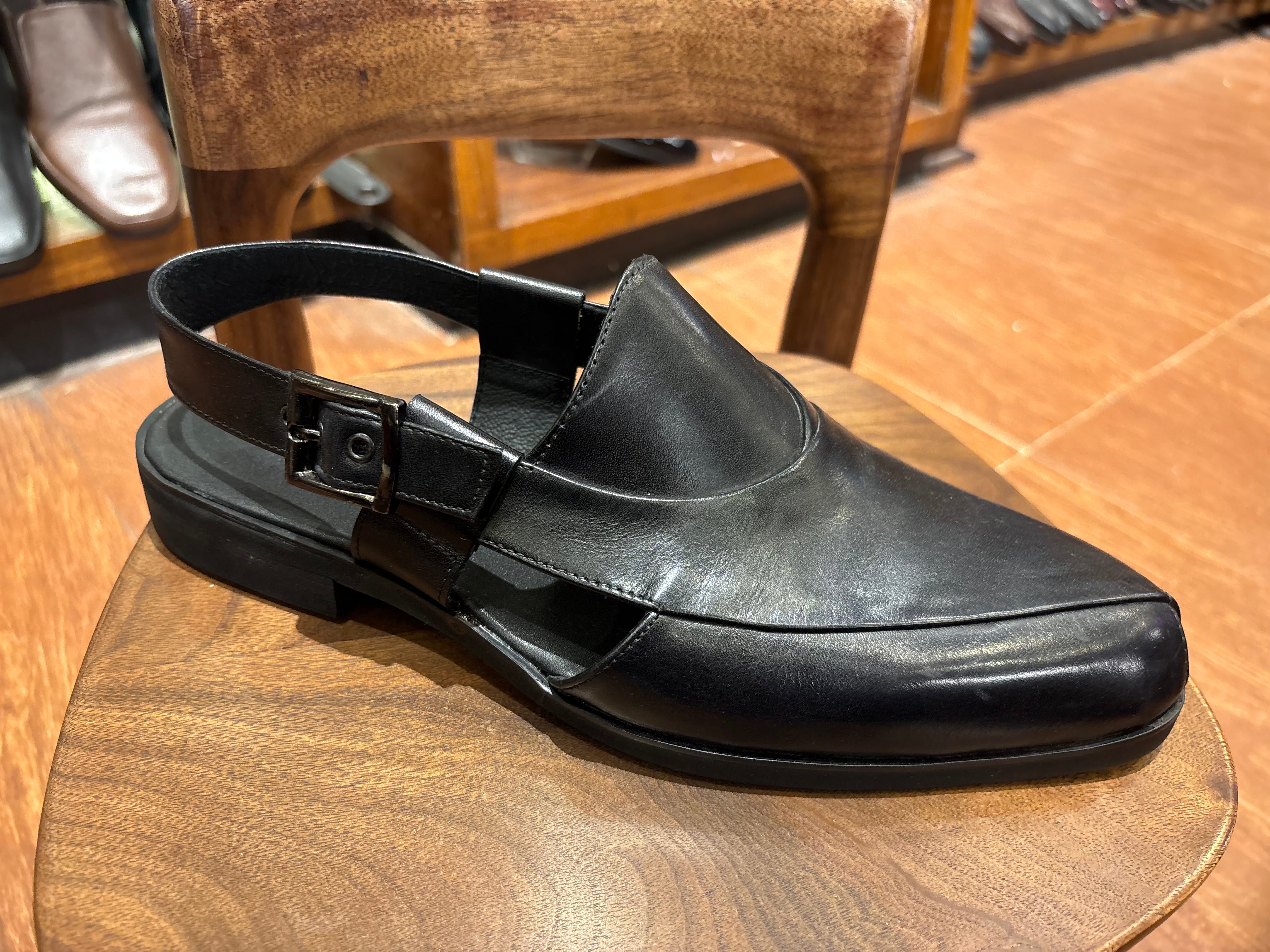 Demarzio Leather Ethnic Peshawari Sandals