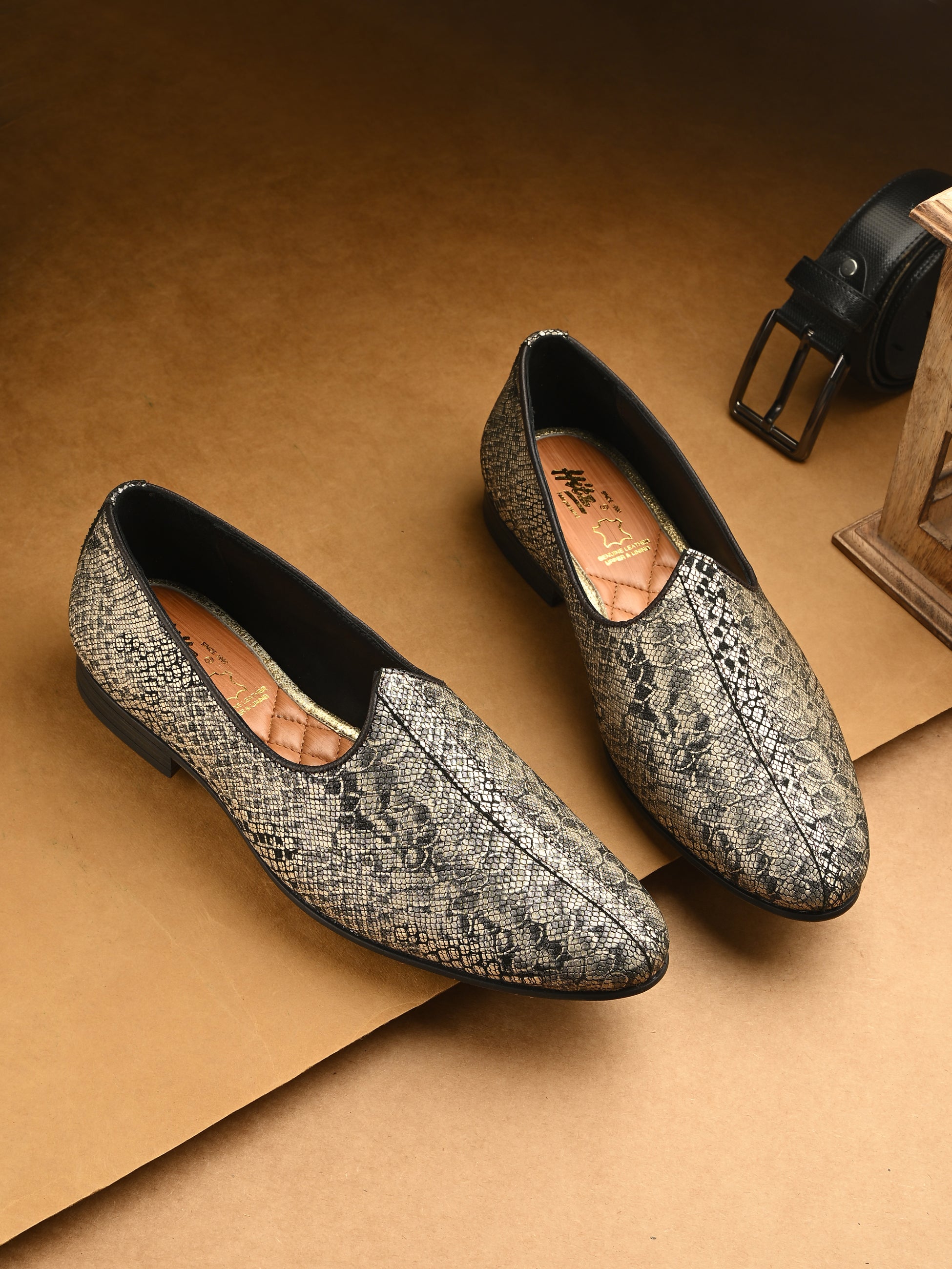 Nawab Printed Leather Juttis