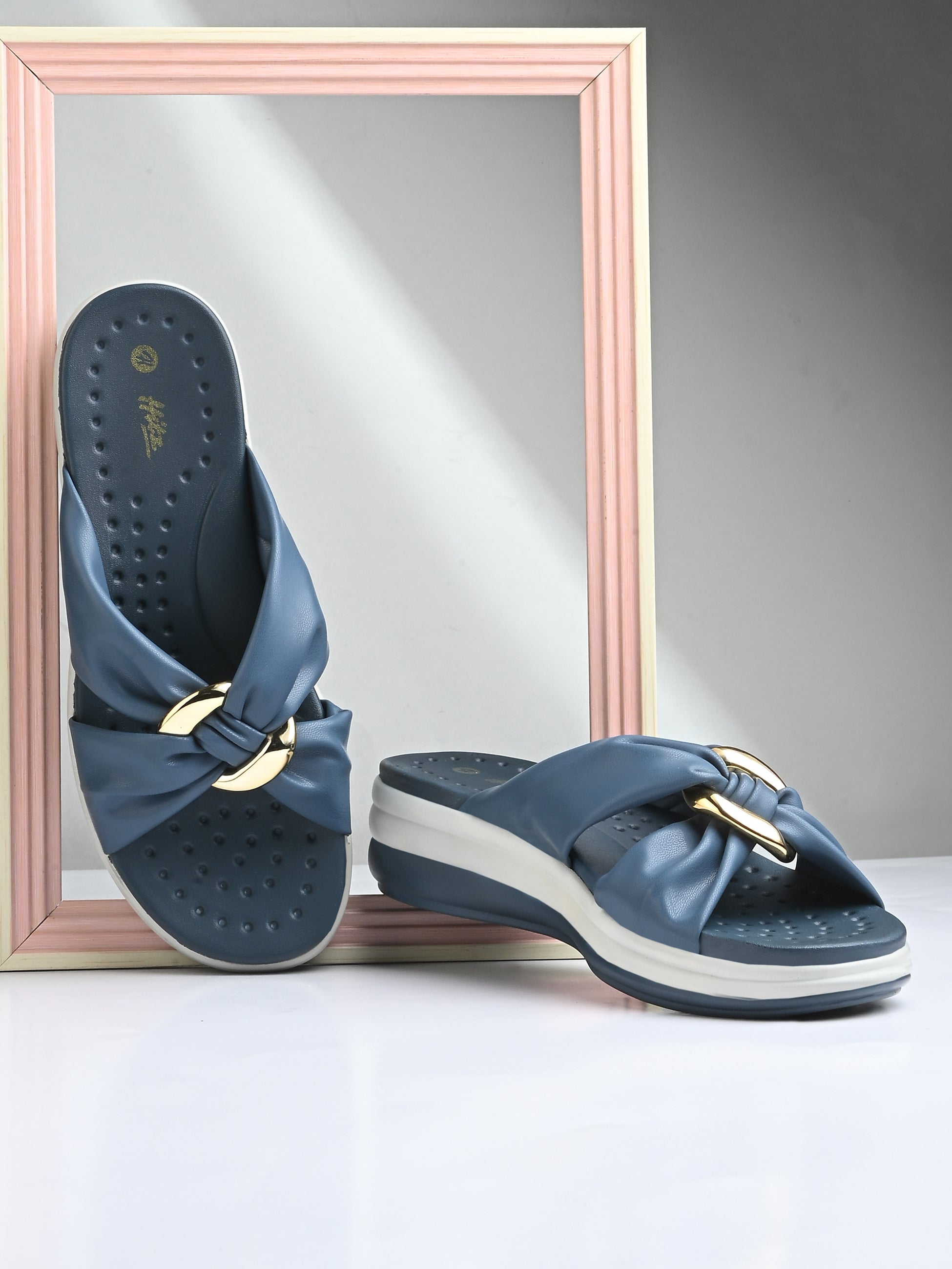 Nexa Knot Slippers