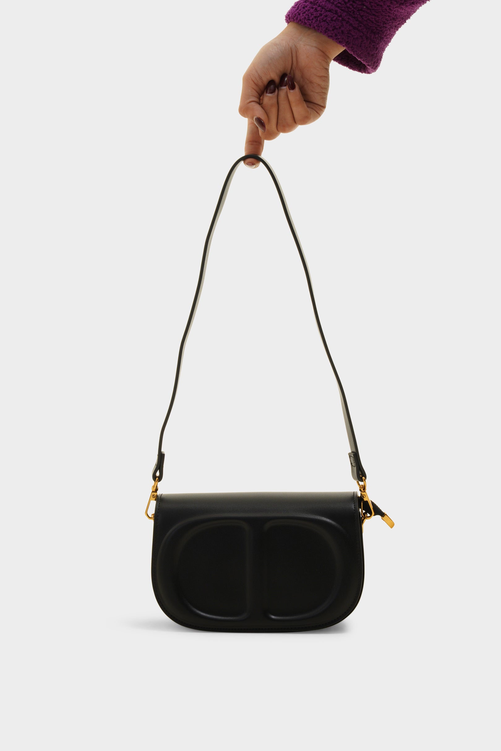 Danielle black sling bag - The Heels India