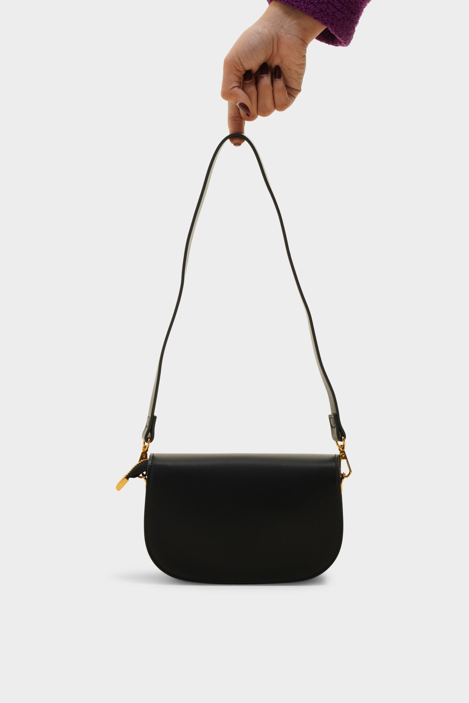 Danielle black sling bag - The Heels India