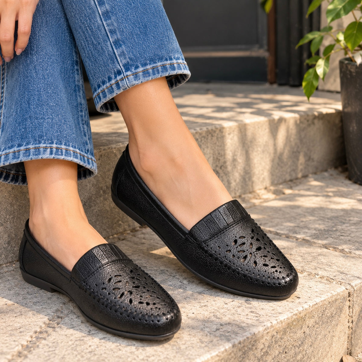 Cirelle Leather Classic Perforated Ballerinas