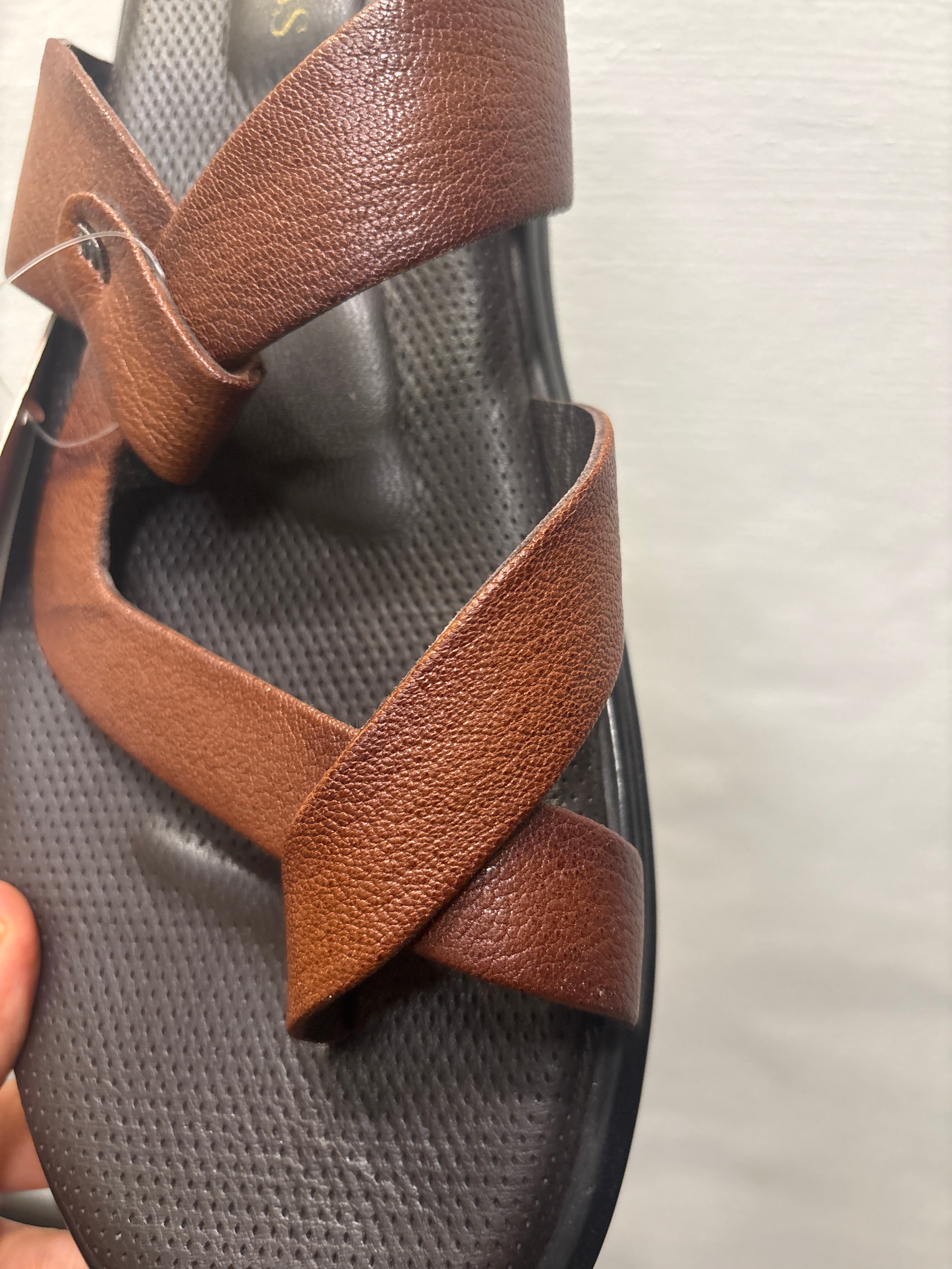 Cleo Cushion Leather Thumb Slippers