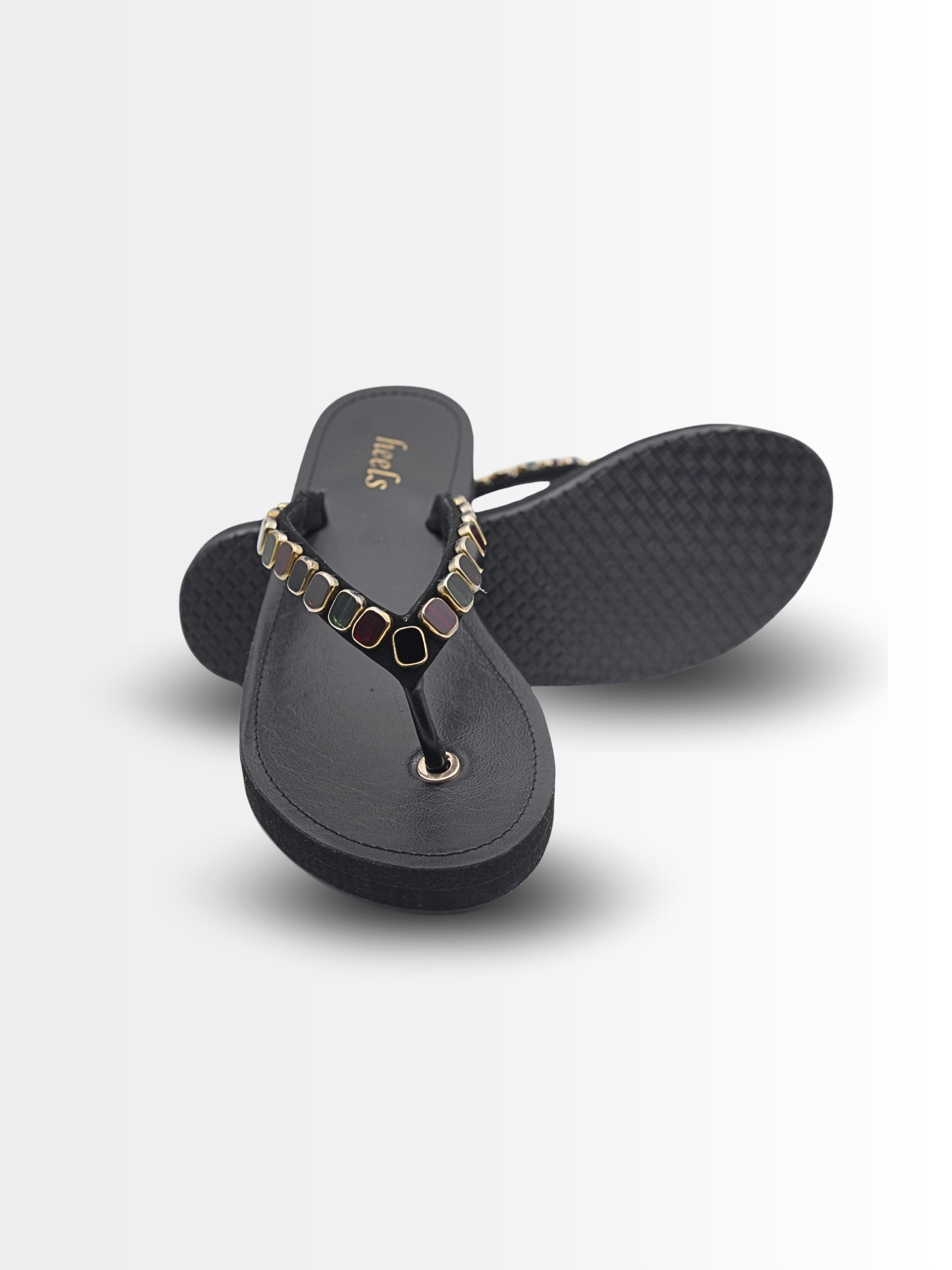 Novelli Cushioned Beads V Strap Slippers