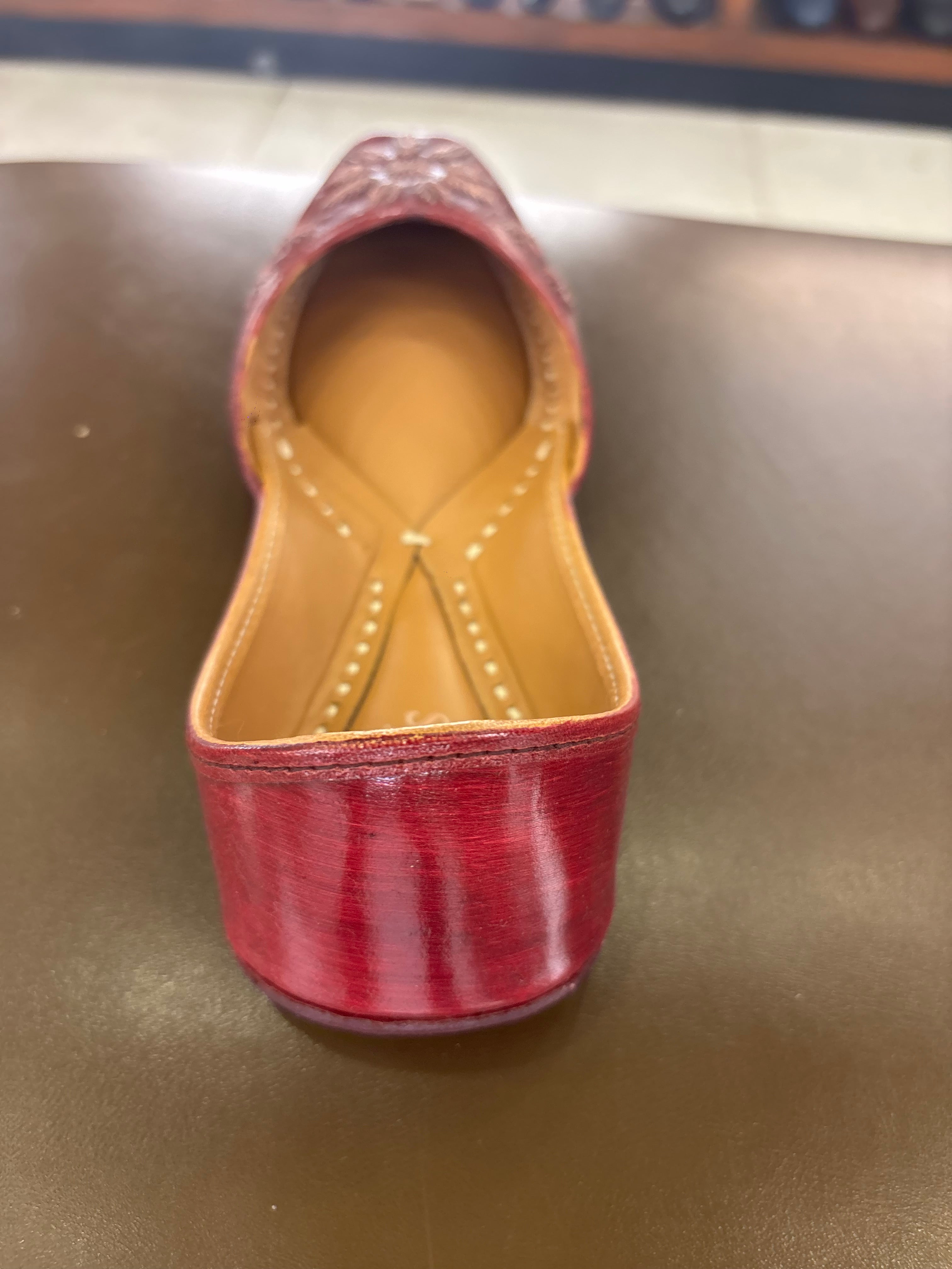 Fariya Handcrafted Leather Juttis
