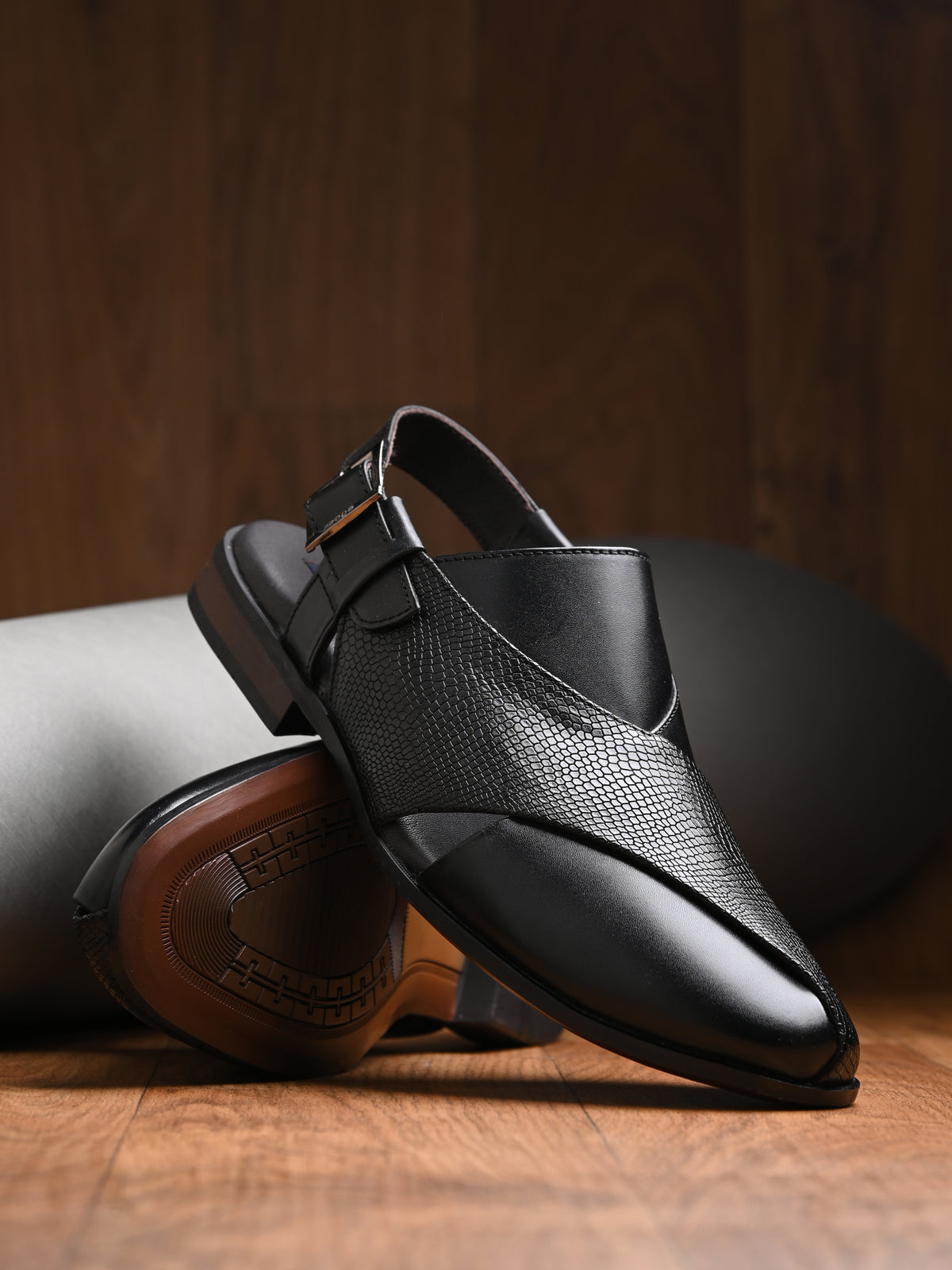 Frezan Leather Ethnic Peshawari Sandals - The Heels India