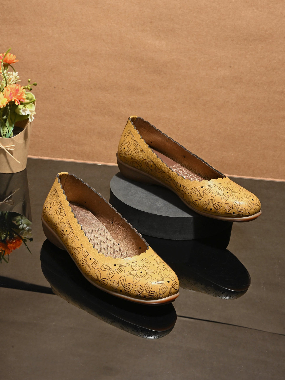 Giva Perforated Cushioned Leather Ballerinas