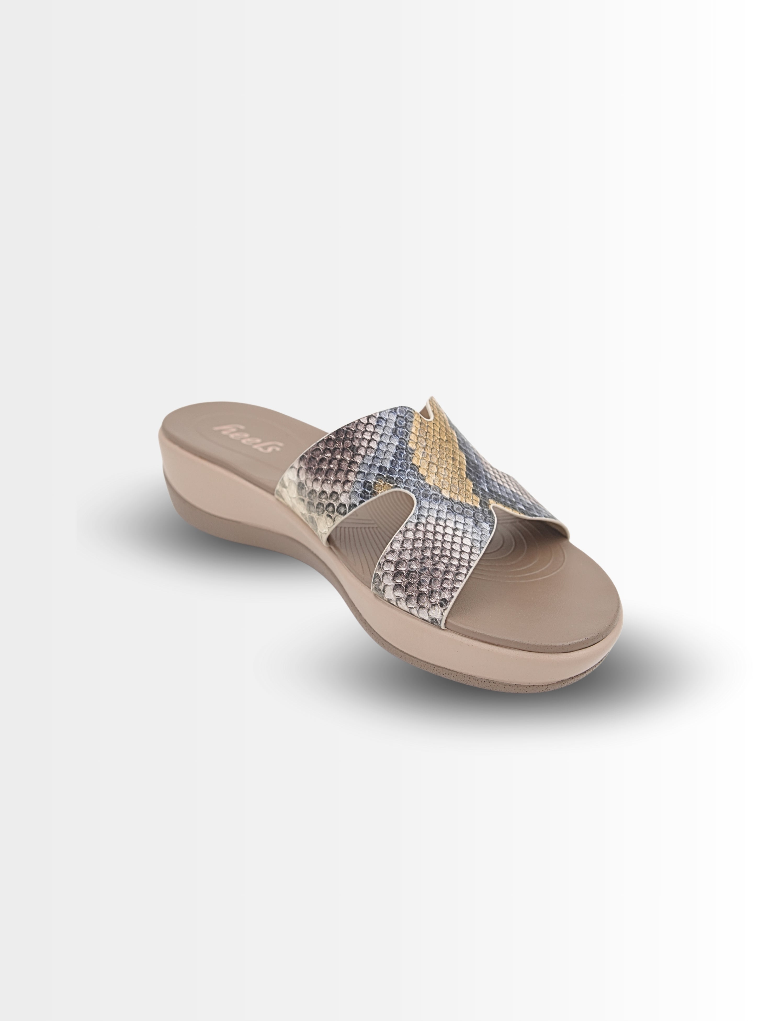 Fergie Cushioned Sliders