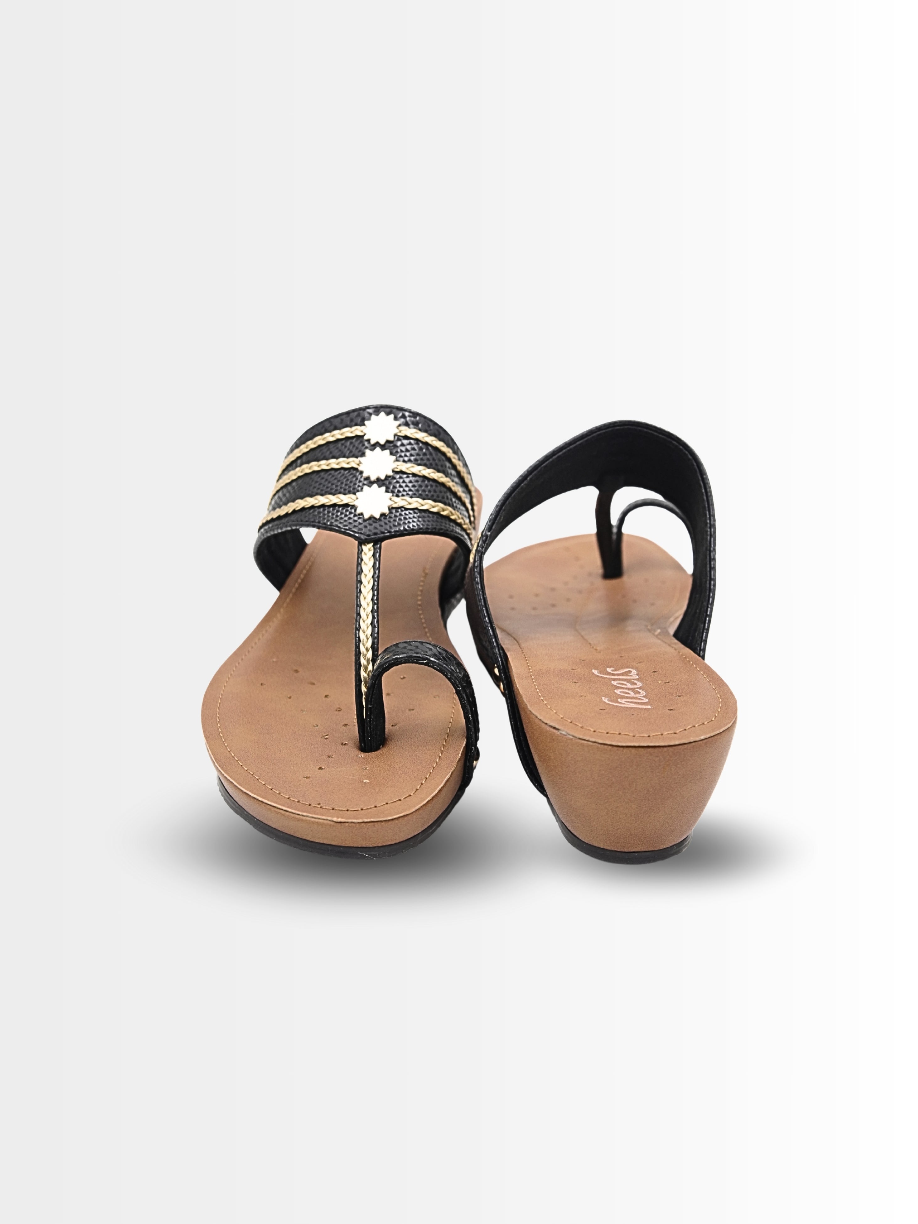 Lilith Cushion Kohlapuris - The Heels India